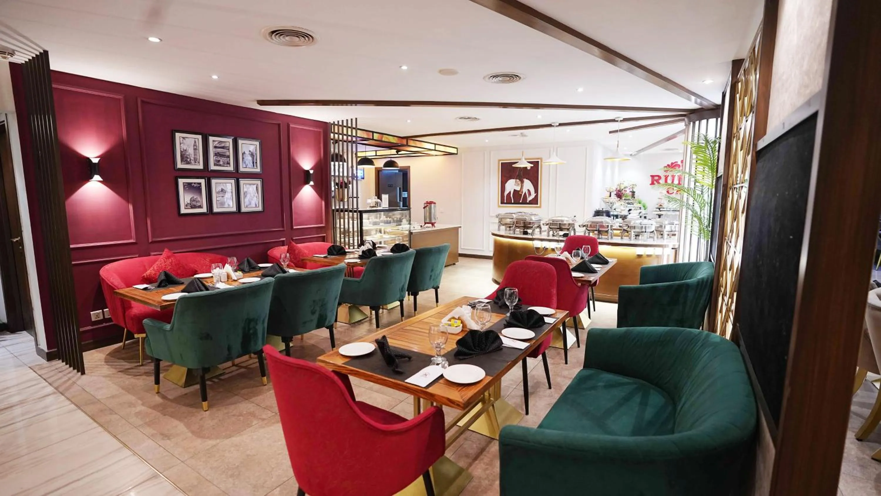 Restaurant/places to eat in Best Western Plus Grand Multan