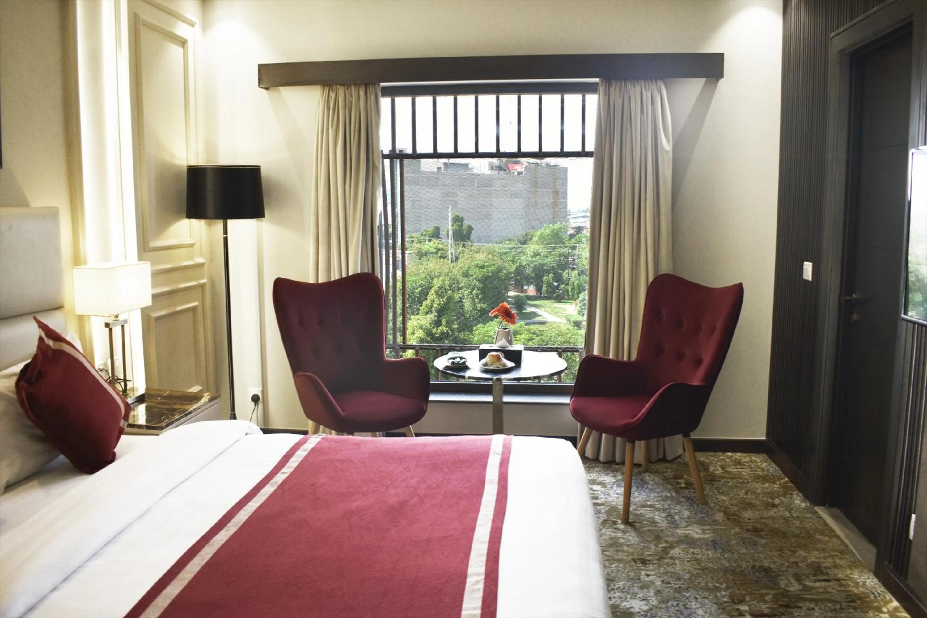 Bedroom, Bed in Best Western Plus Grand Multan