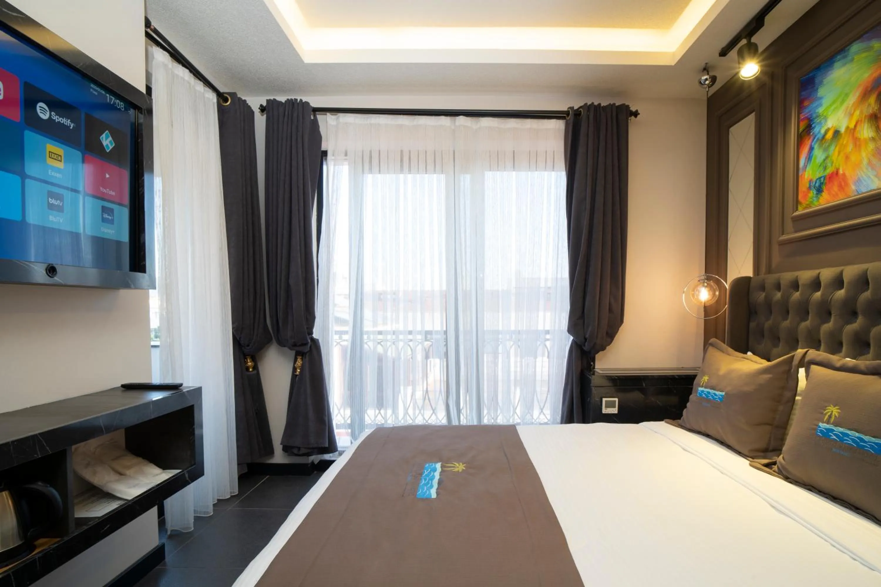 Photo of the whole room, Bed in La Cielo Hotel Bostancı
