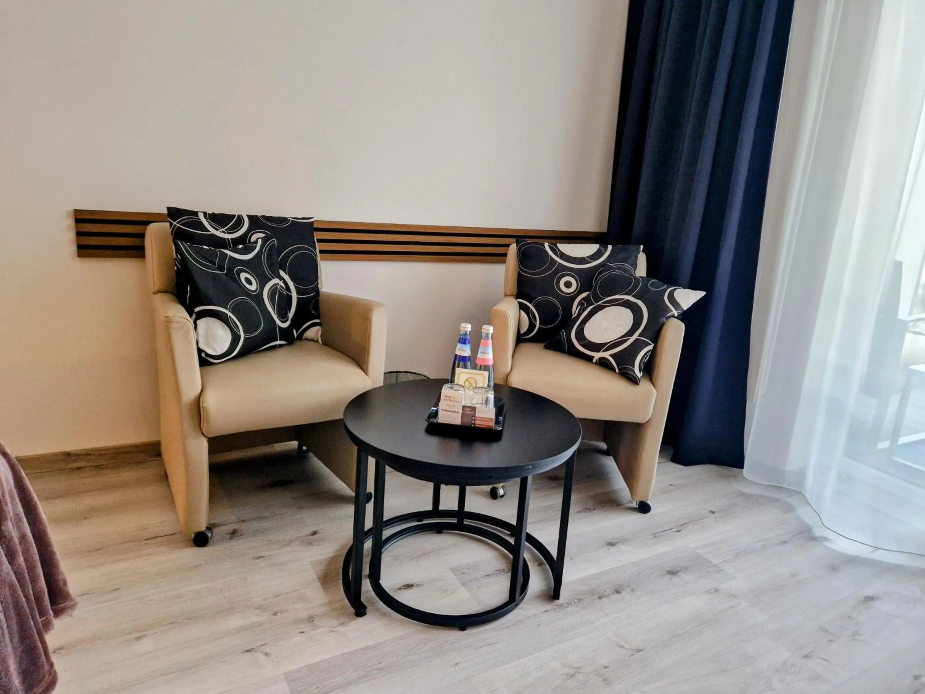 Photo of the whole room in Hotel am Kurpark