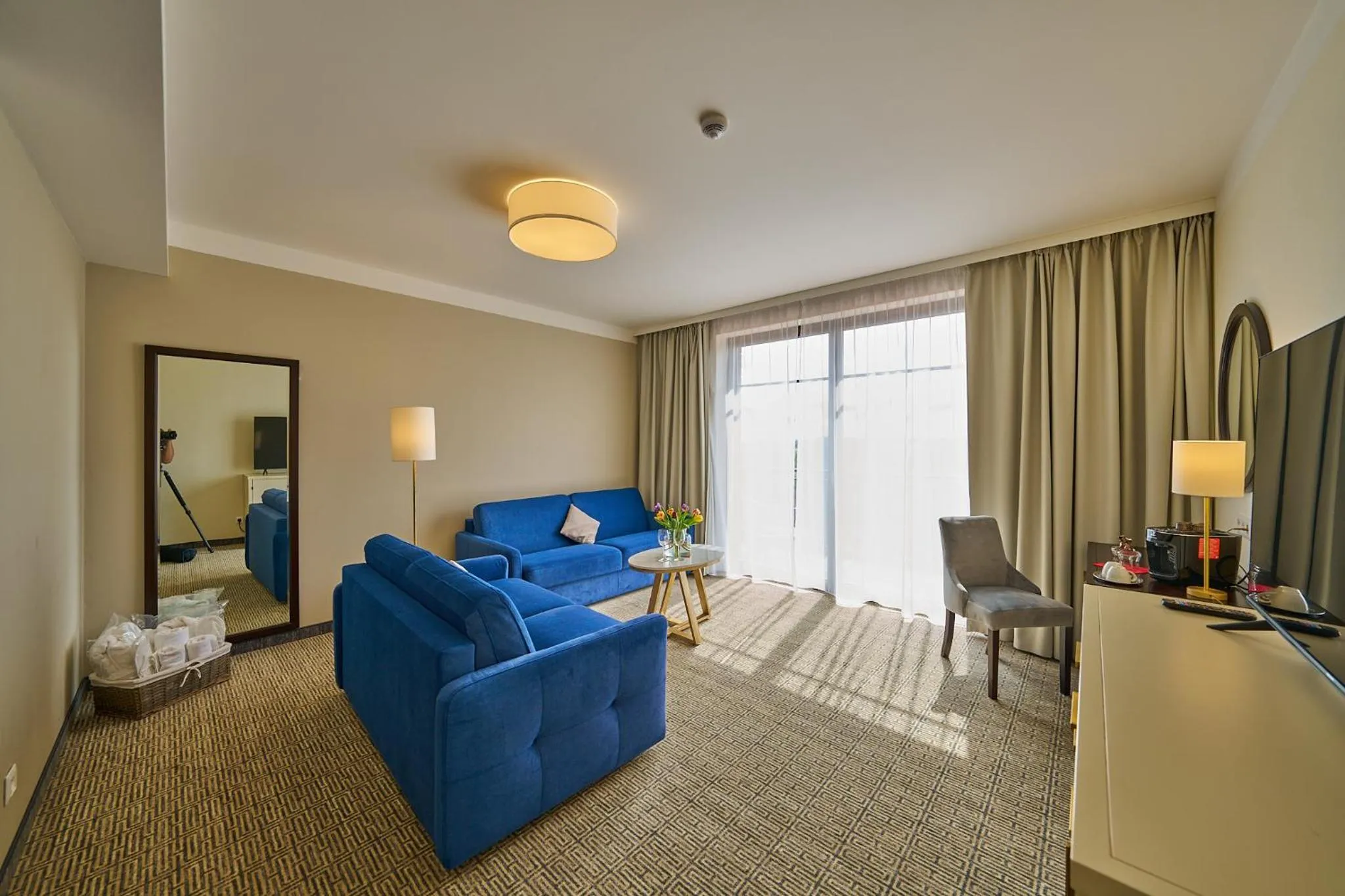 Living room, Bed in Wellness Hotel Queens