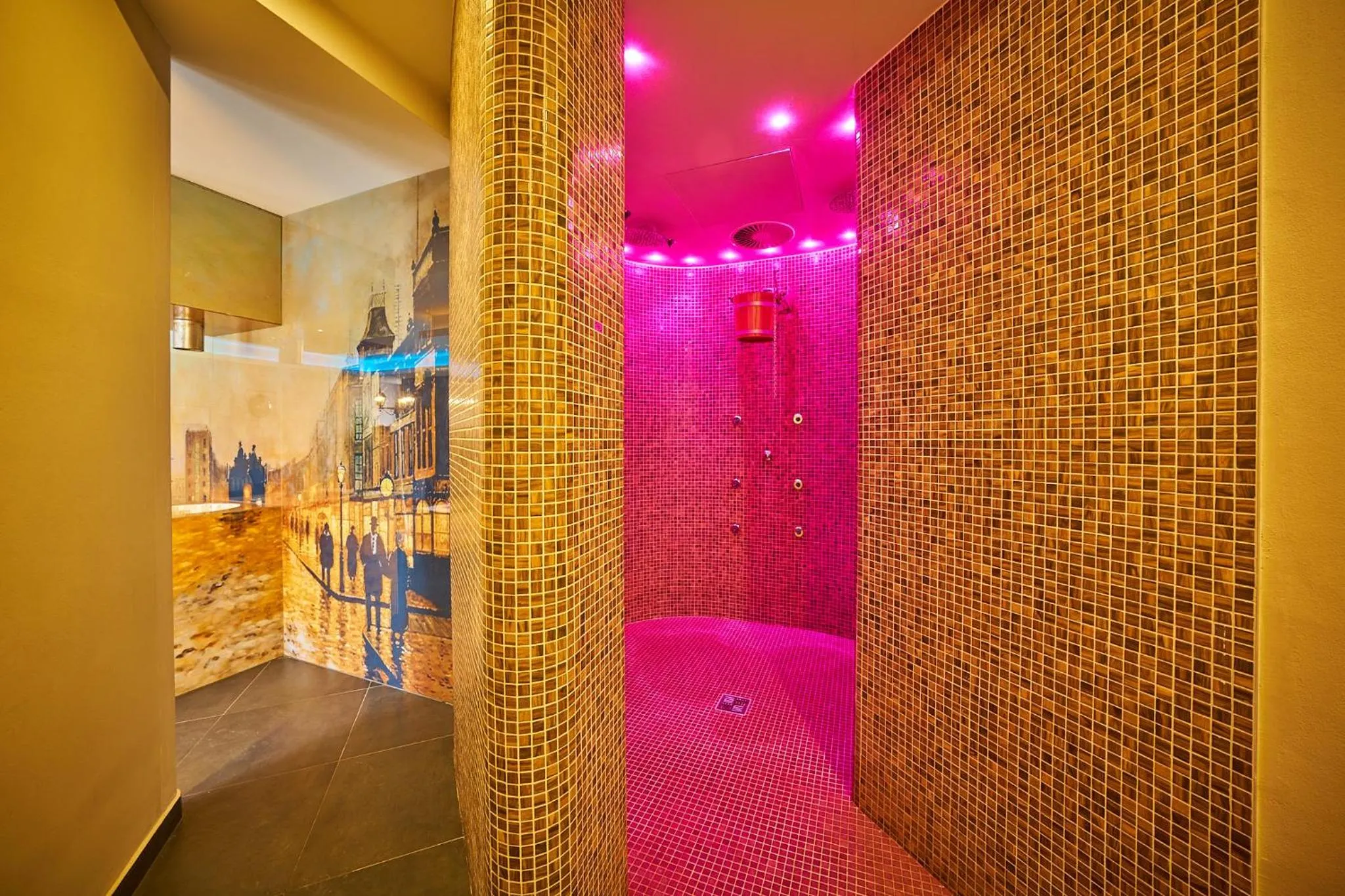 Spa and wellness centre/facilities in Wellness Hotel Queens