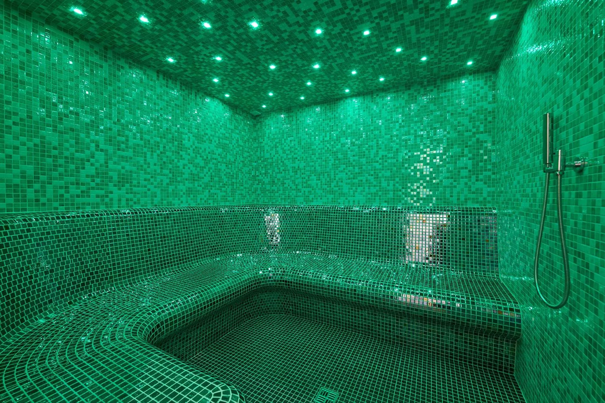 Spa and wellness centre/facilities in Wellness Hotel Queens