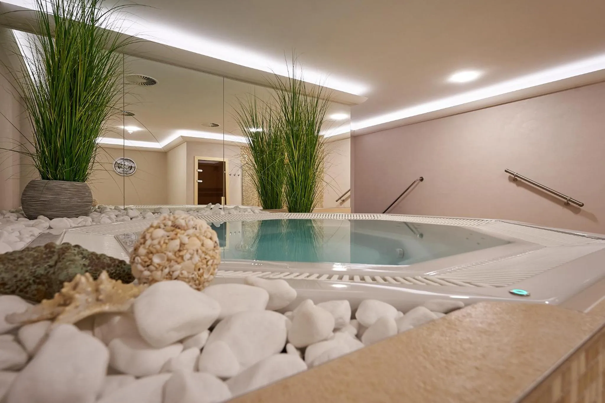 Spa and wellness centre/facilities in Wellness Hotel Queens