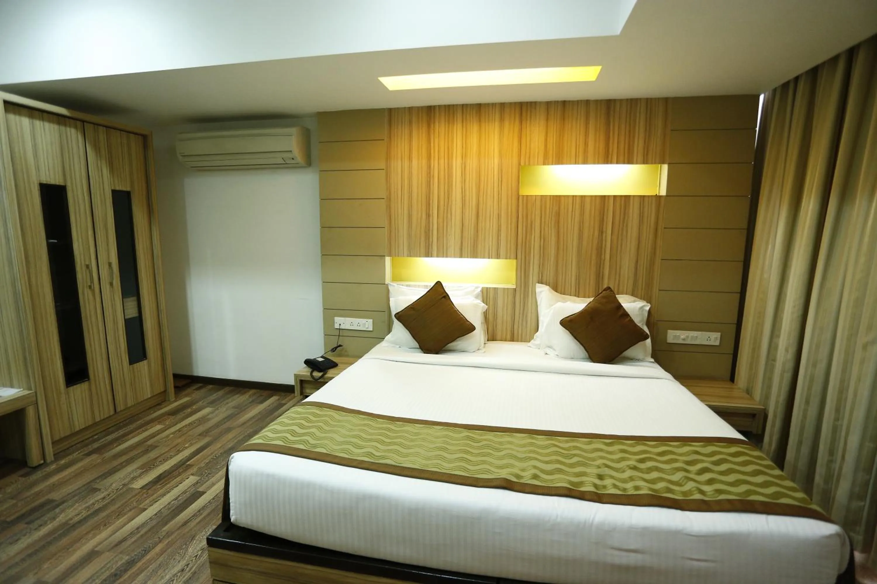 Bedroom, Bed in Hotel City Centre Residency