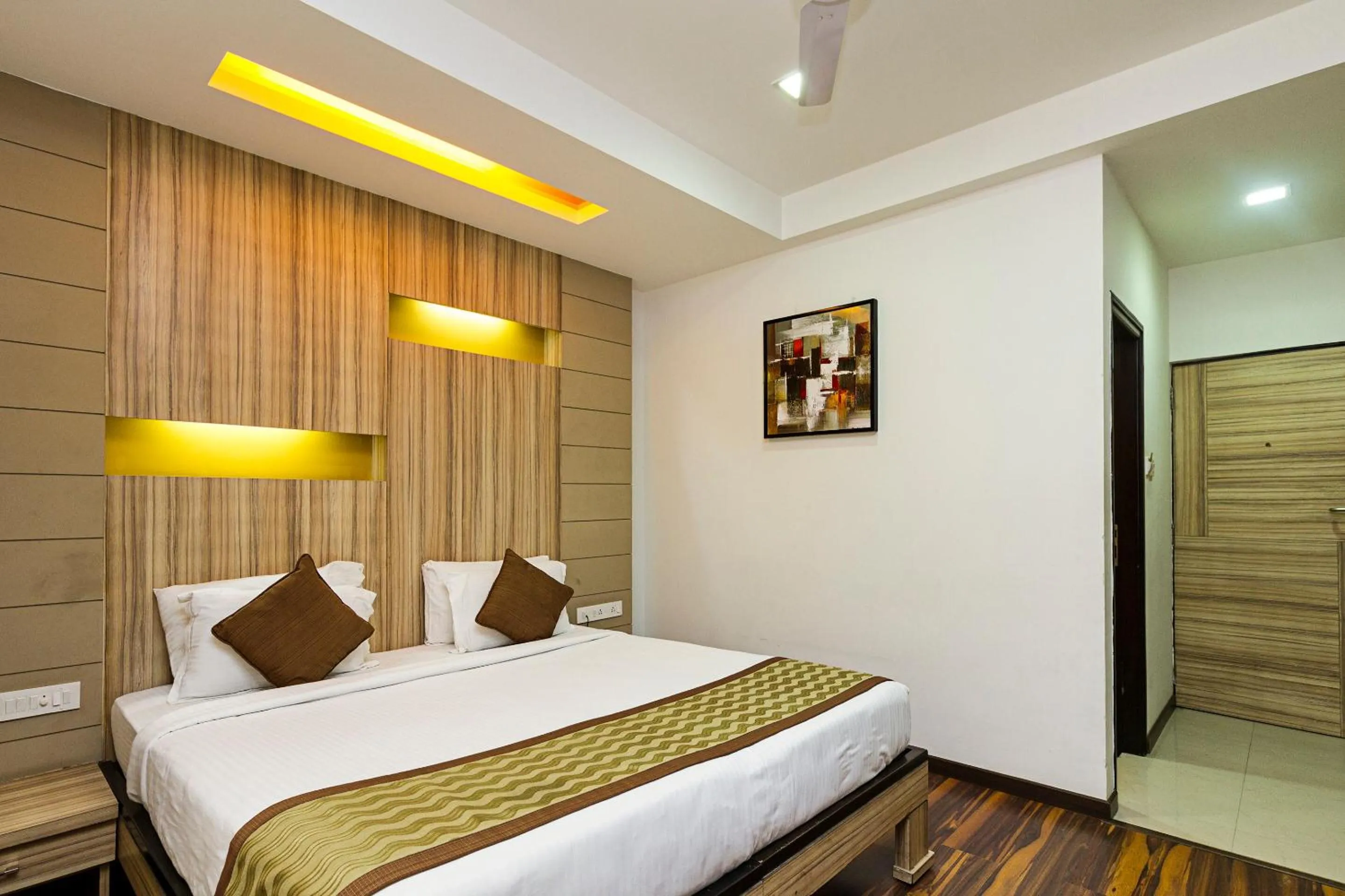 Bedroom, Bed in Hotel City Centre Residency