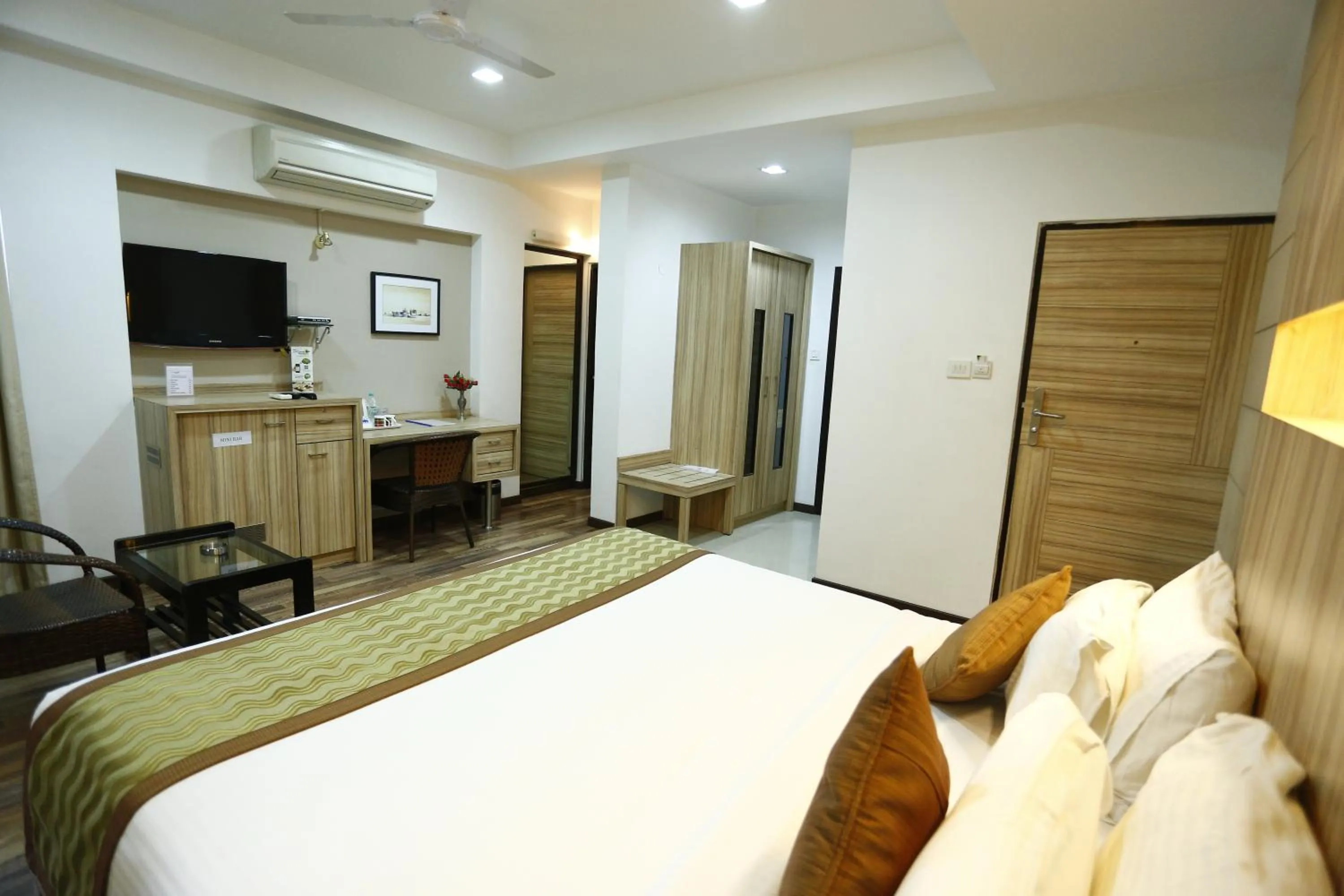 Bedroom, Bed in Hotel City Centre Residency