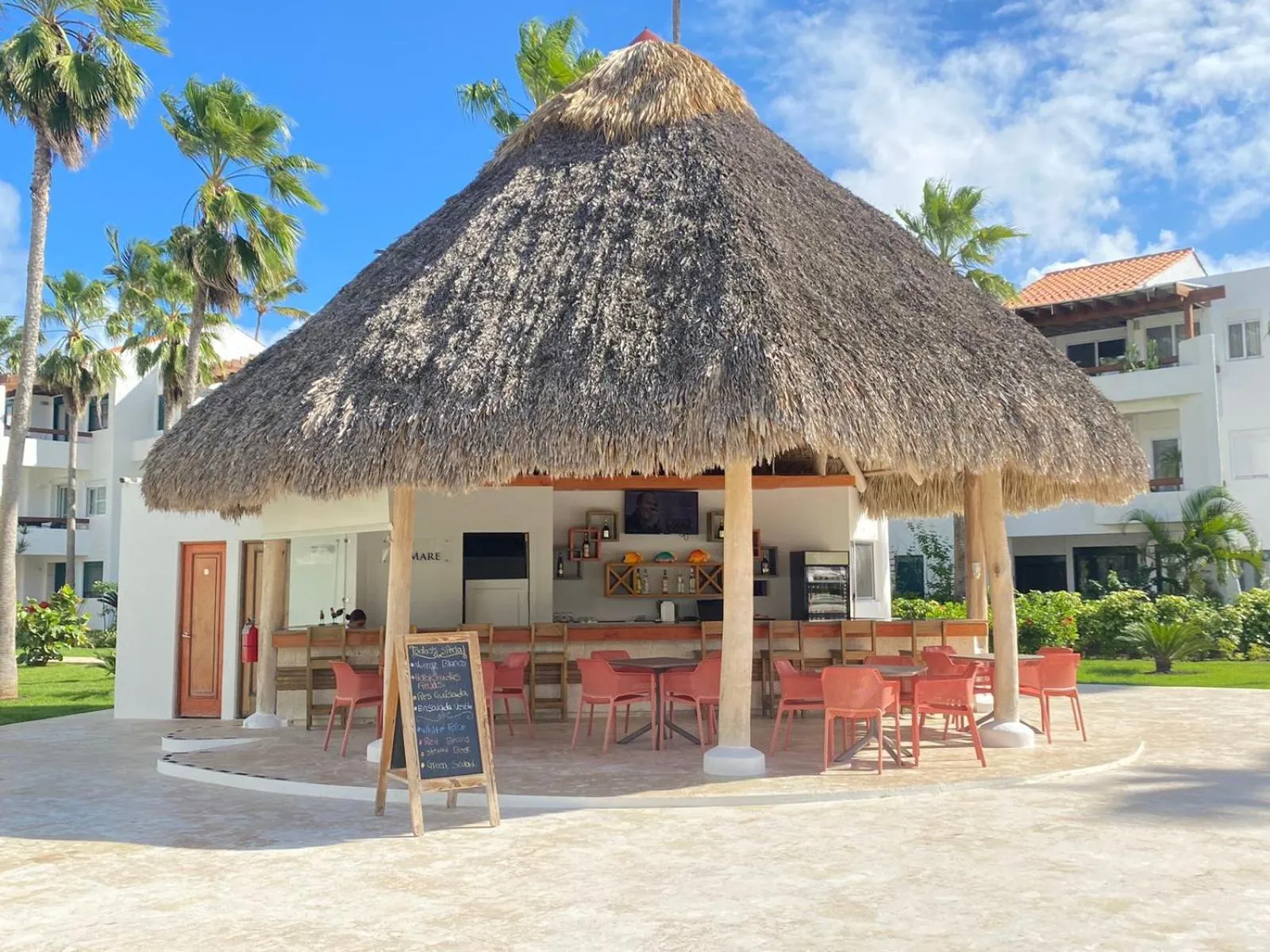 Restaurant/places to eat in Stanza Mare Beach Front