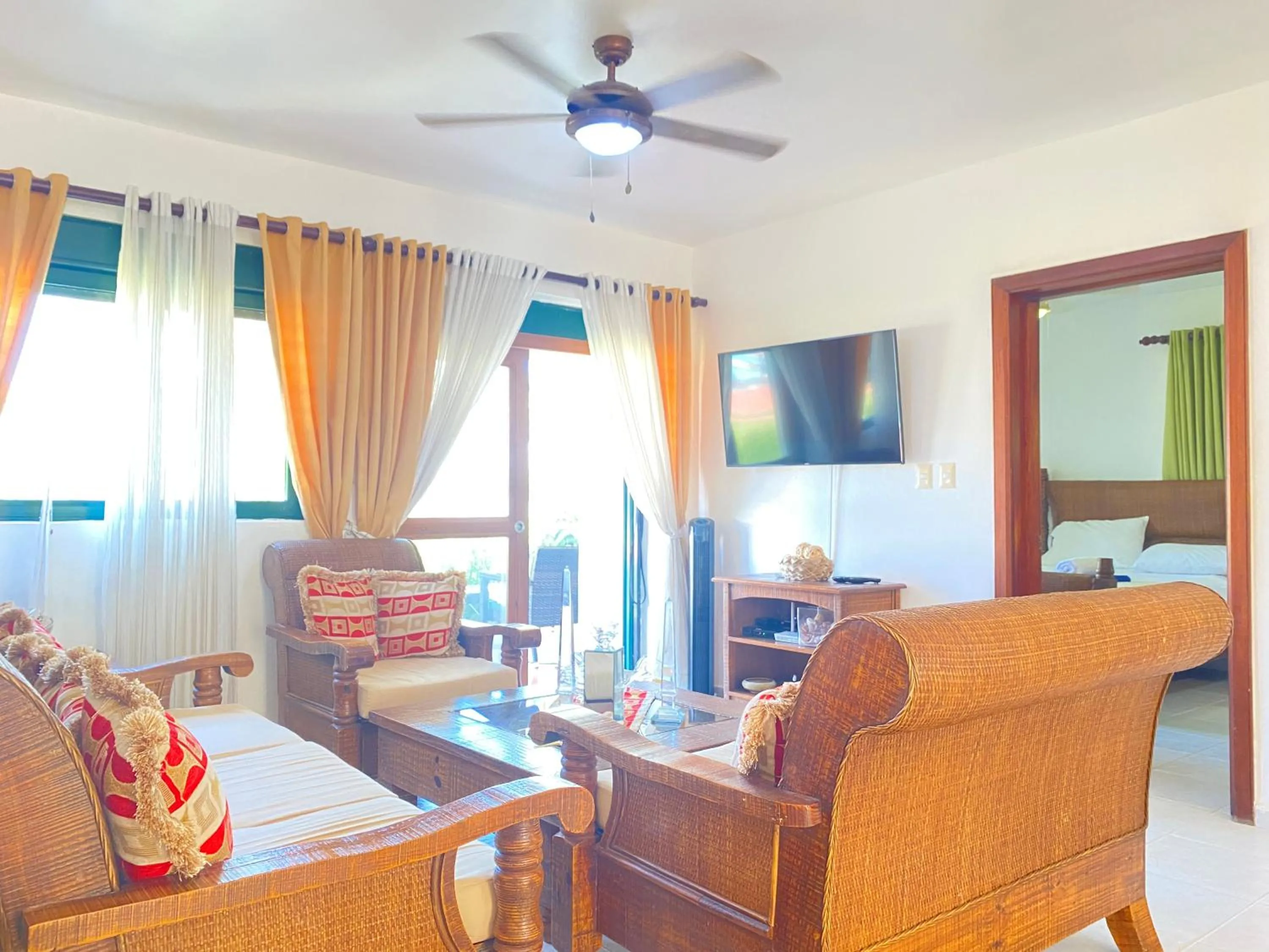 TV and multimedia in Stanza Mare Beach Front