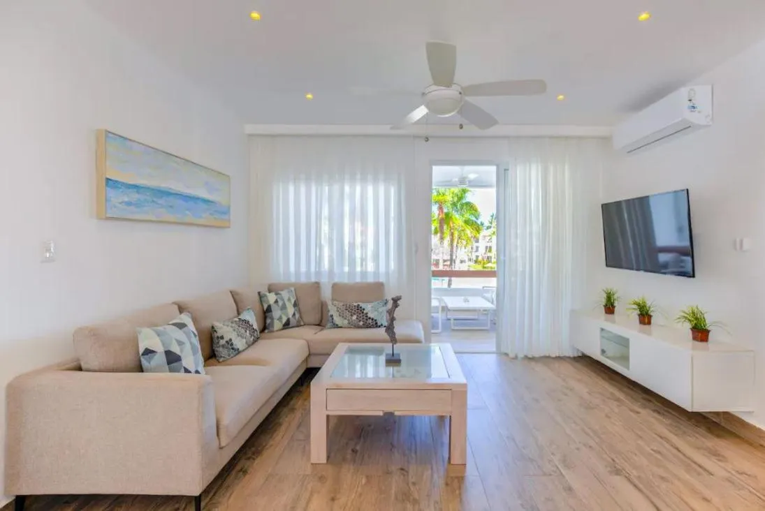 Communal lounge/ TV room in Stanza Mare Beach Front