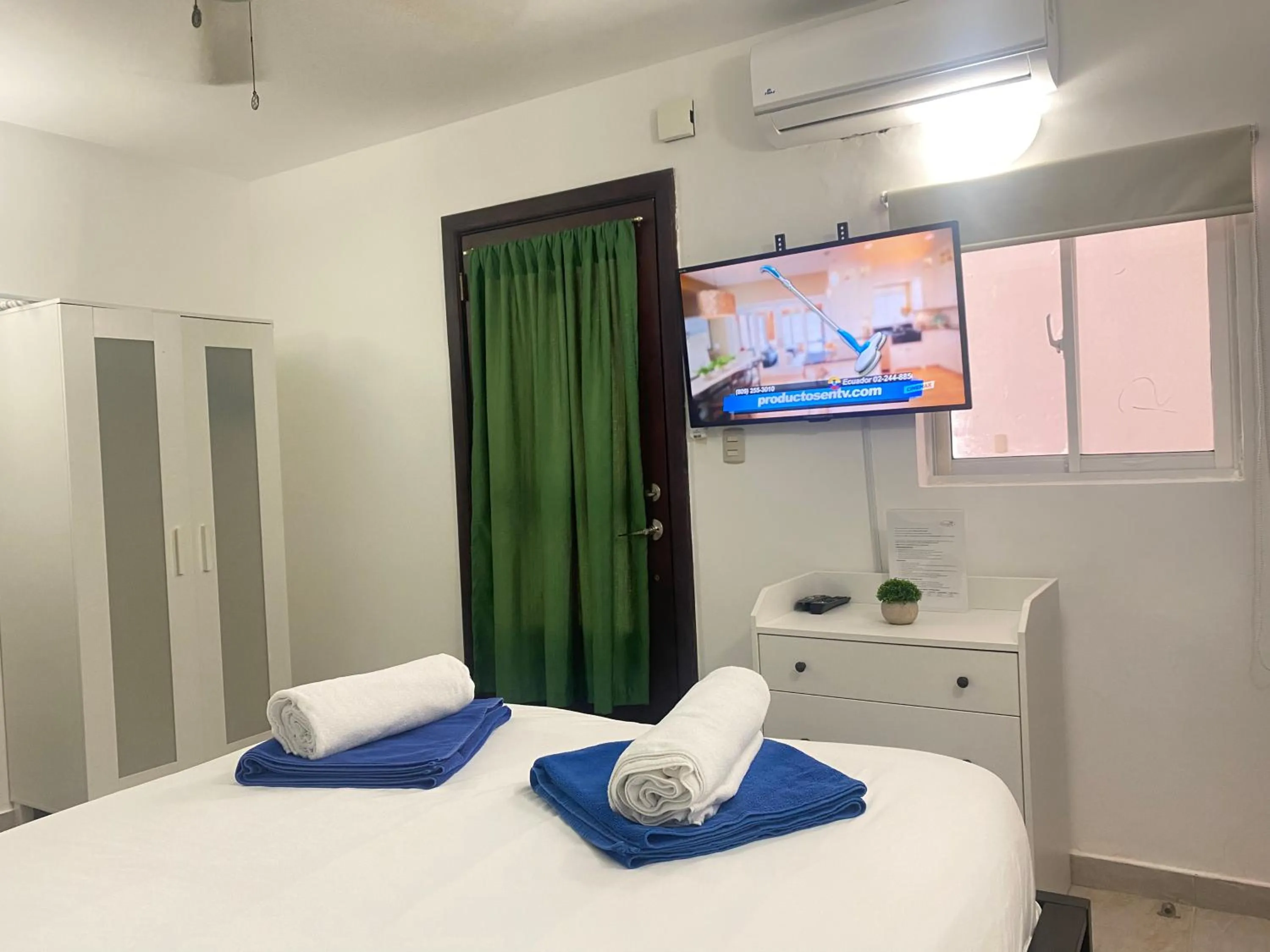 Bed in Stanza Mare Beach Front