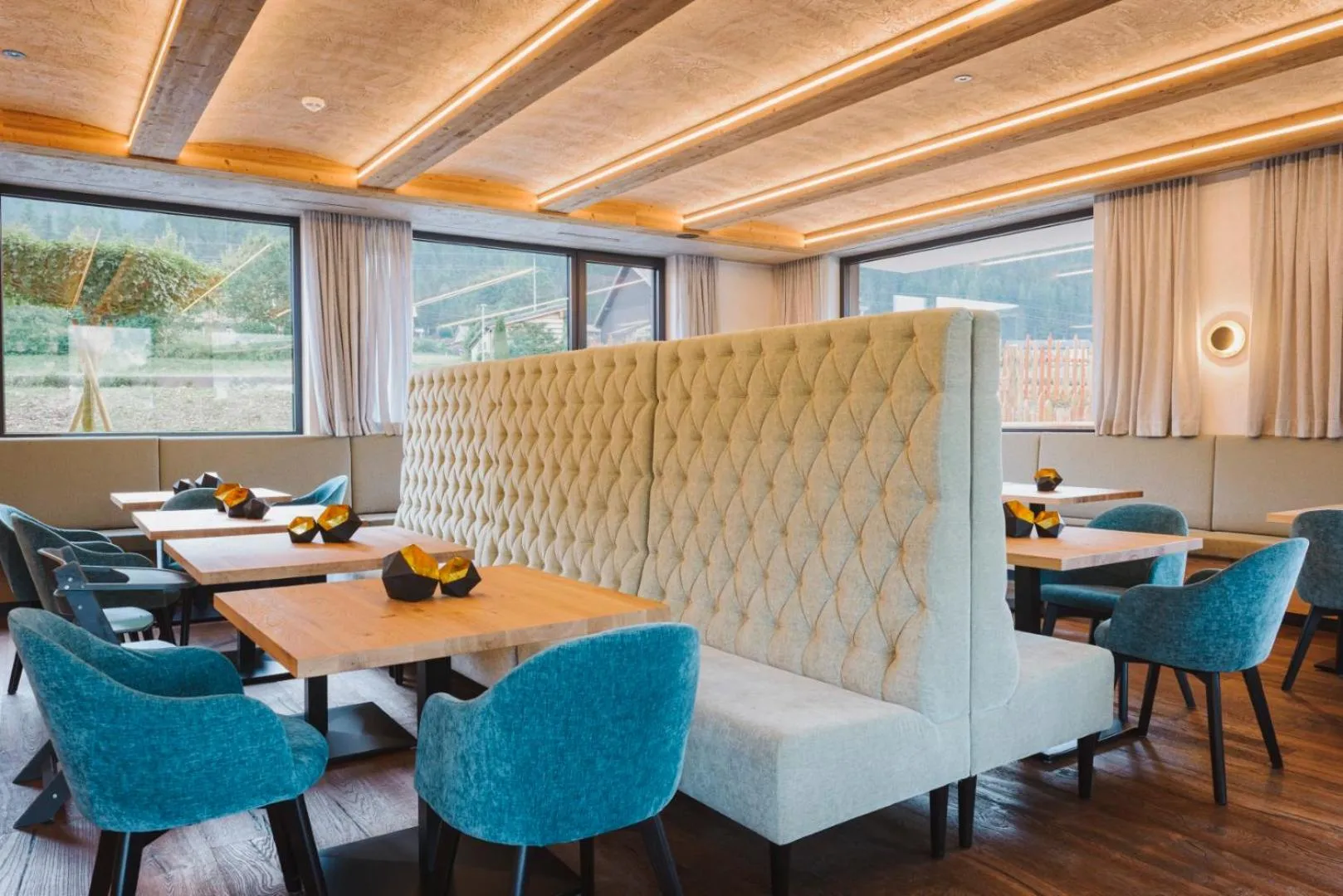 Restaurant/places to eat in Hotel Acherl