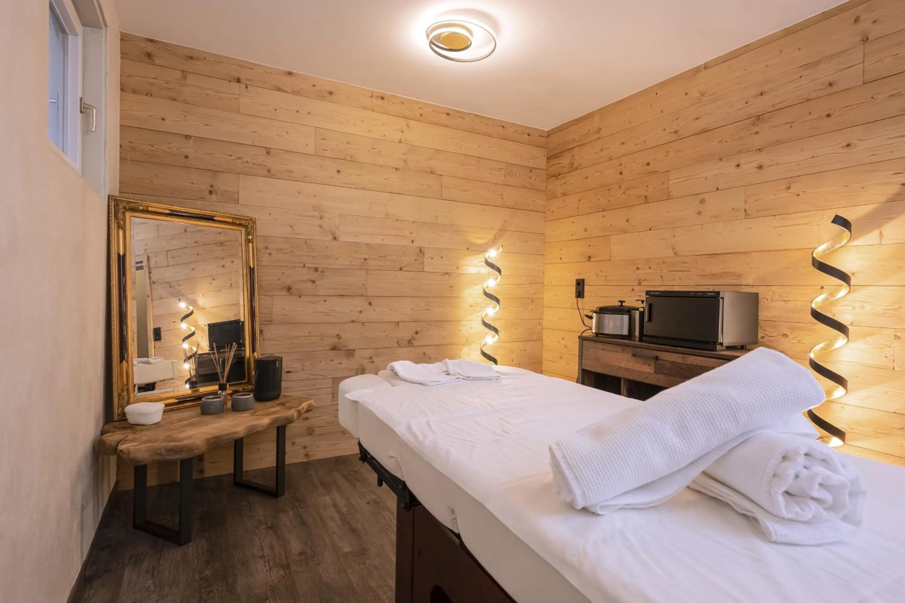 Massage, Bed in Hotel Acherl