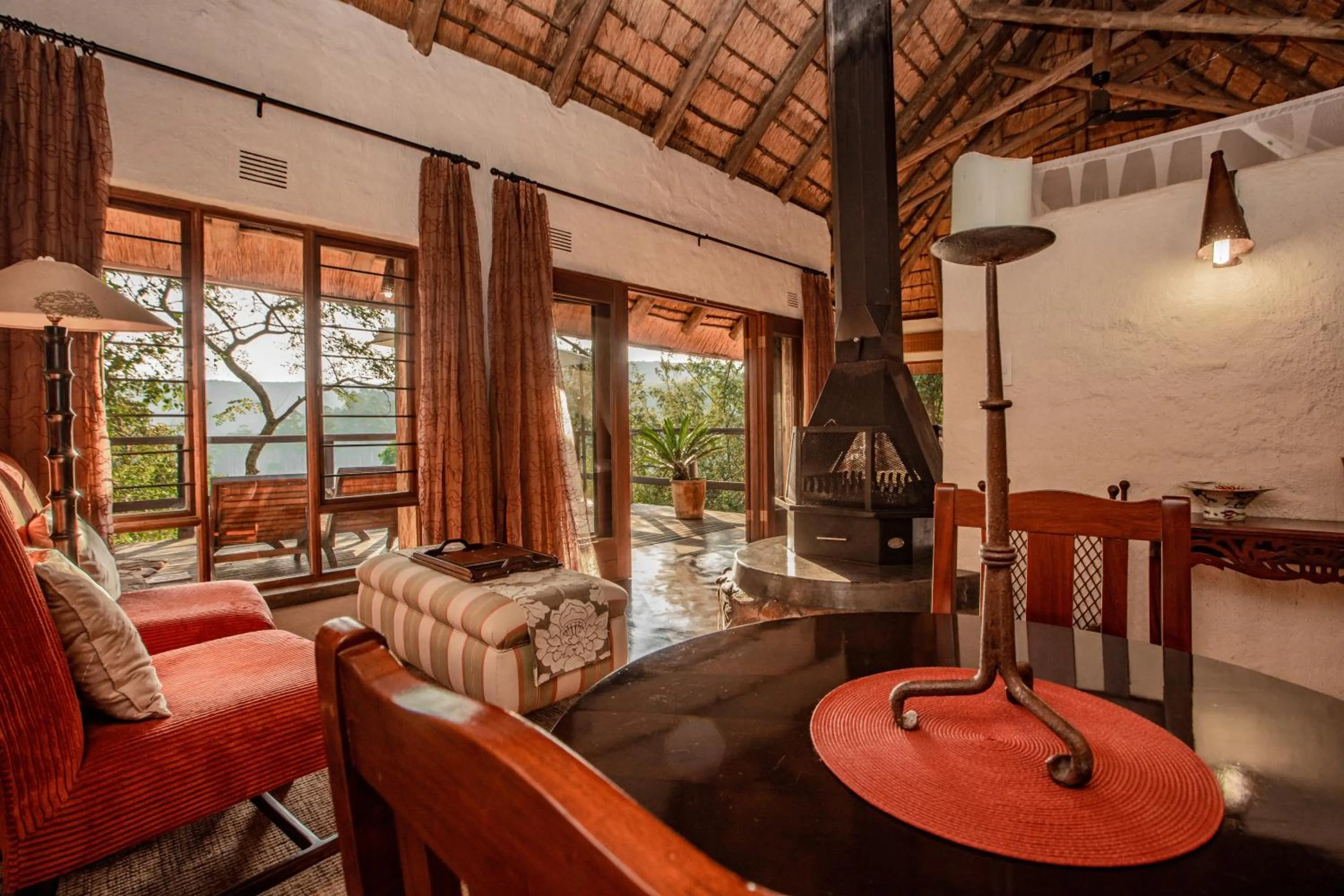 Living room in Tanamera Lodge