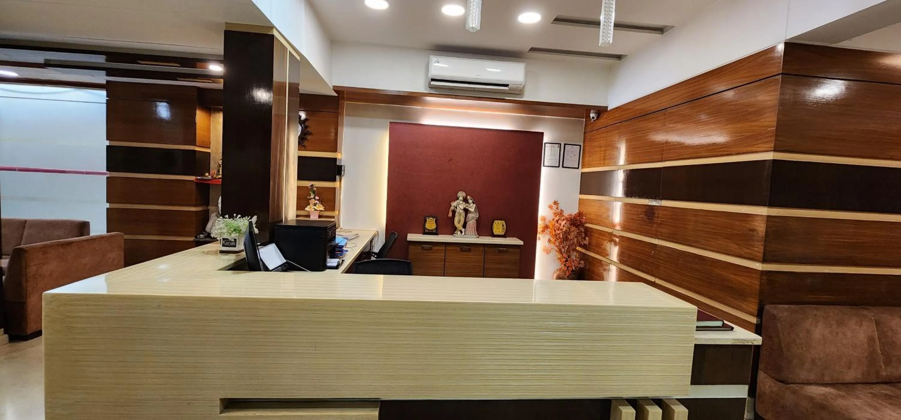 Text overlay in Hotel Kanak