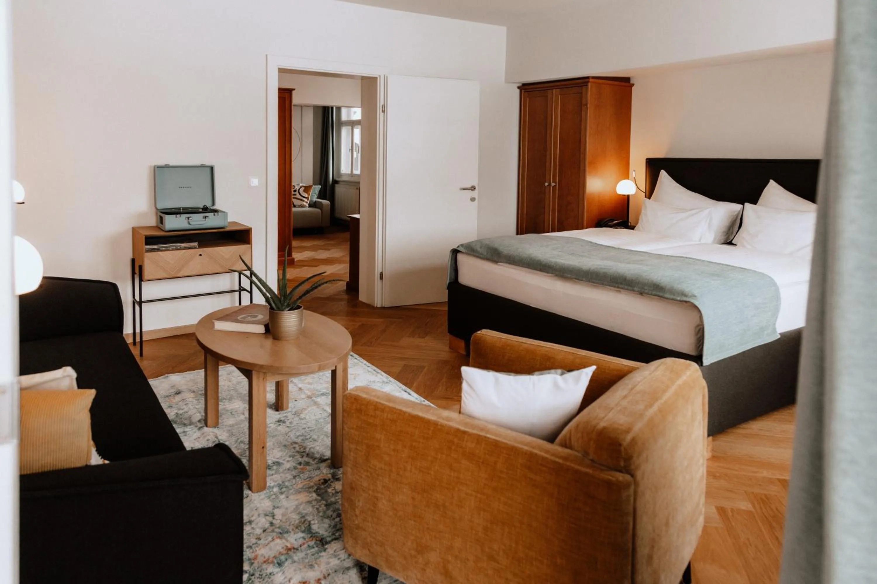 Photo of the whole room, Bed in G'sund & Natur Hotel Die Wasnerin - Adults Only