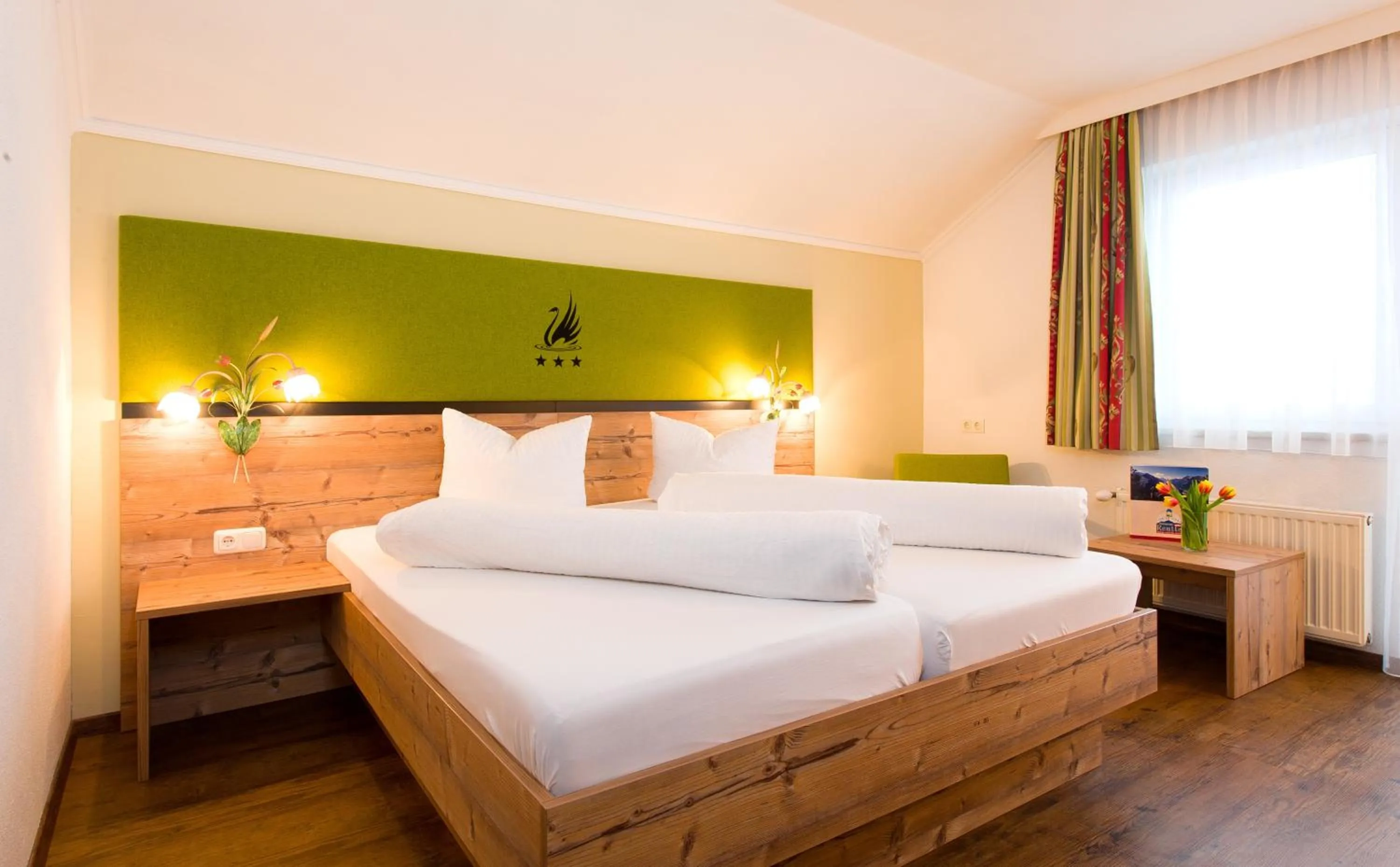 Photo of the whole room, Bed in Hotel Gasthof Zum Schwanen