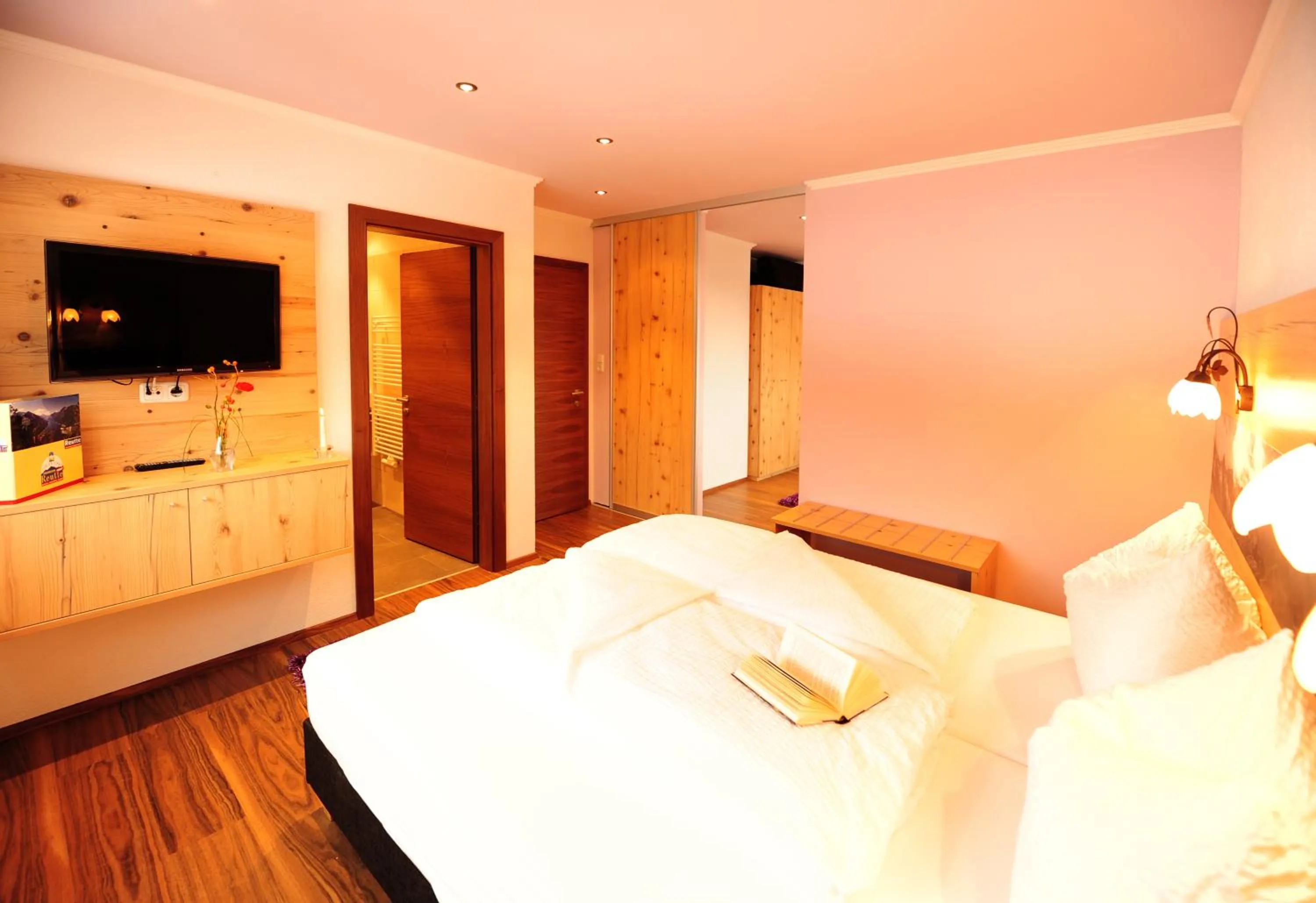 Bed in Hotel Gasthof Zum Schwanen