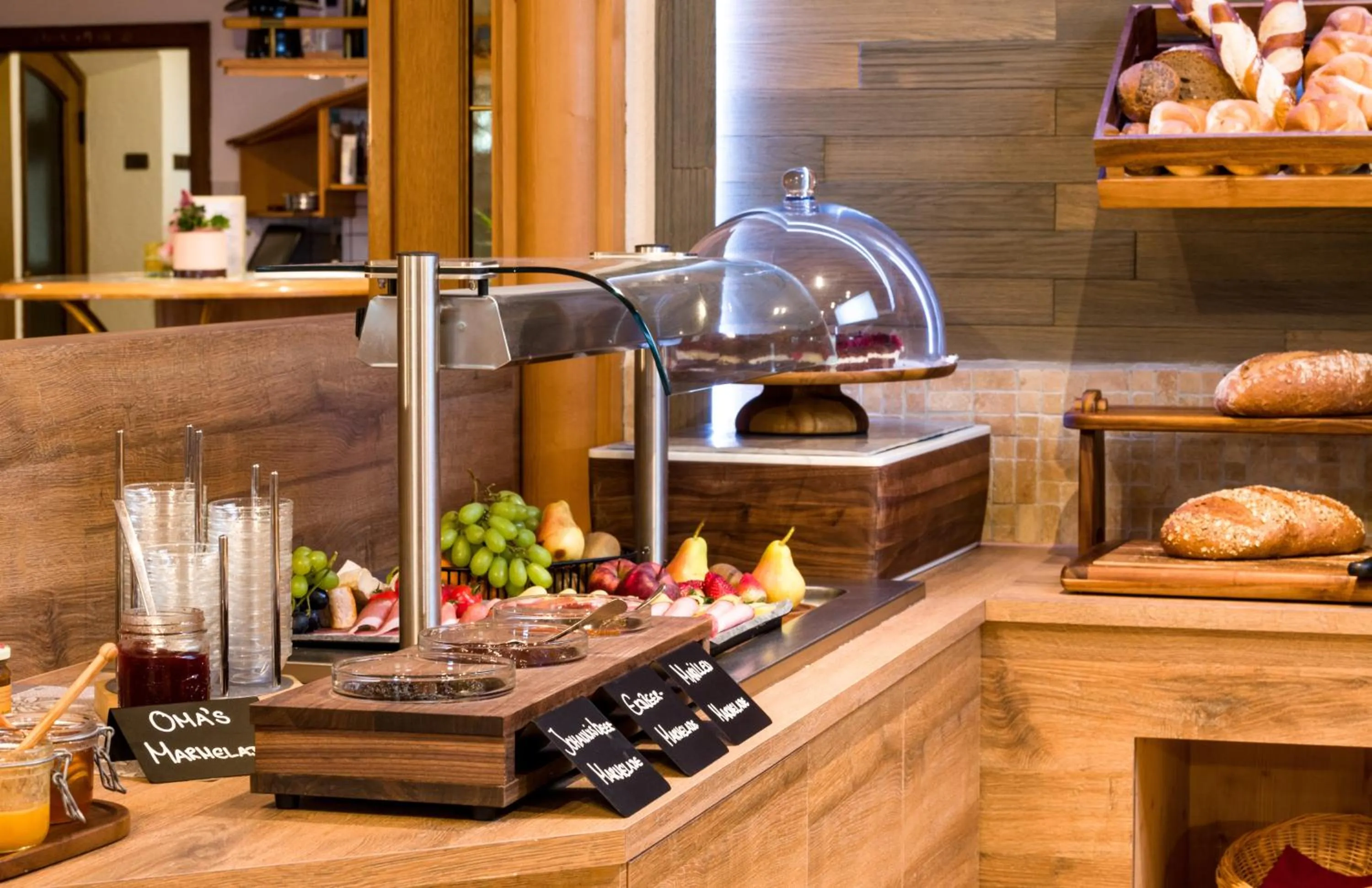 Breakfast in Hotel Gasthof Zum Schwanen