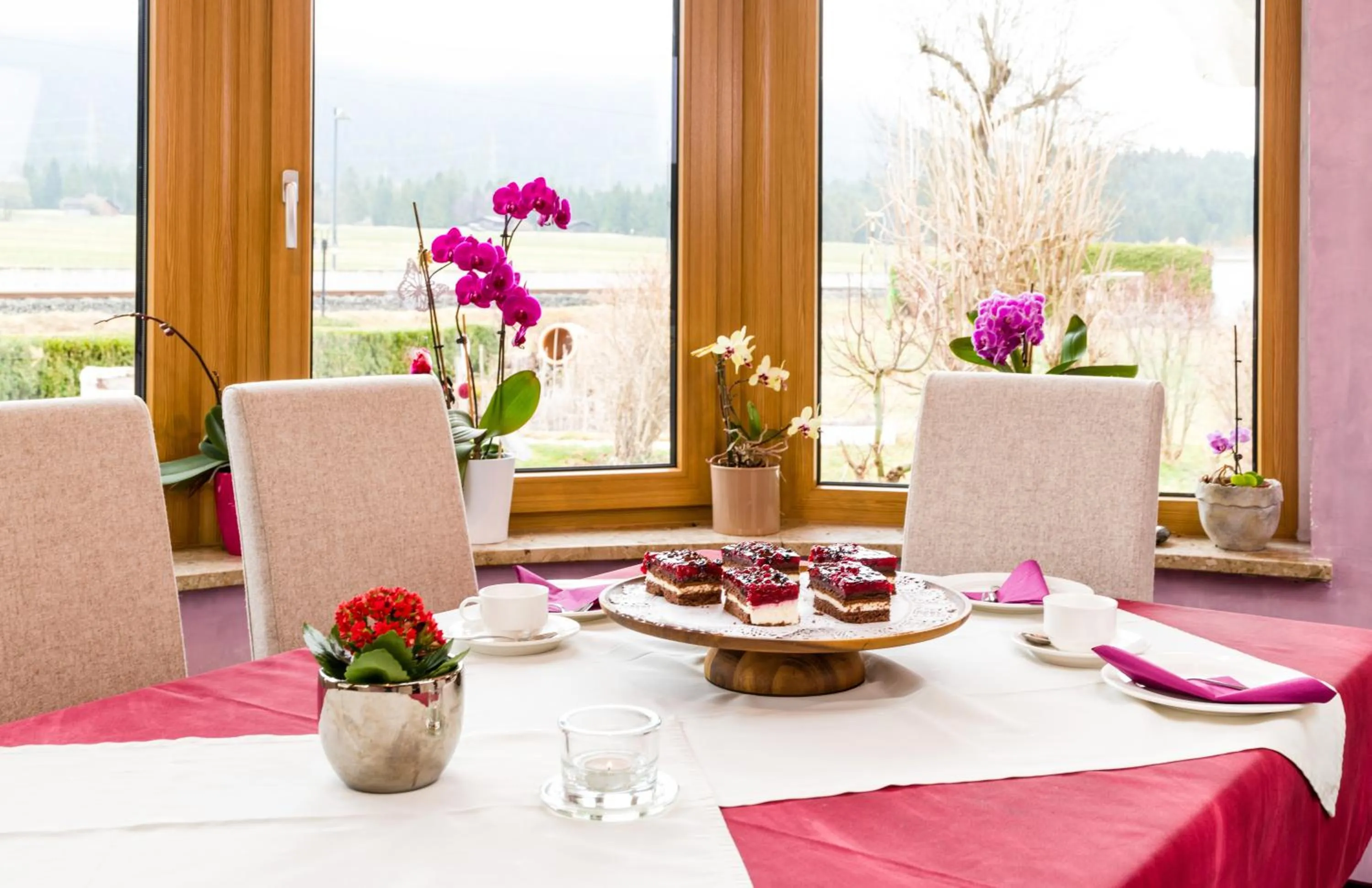 Restaurant/places to eat in Hotel Gasthof Zum Schwanen