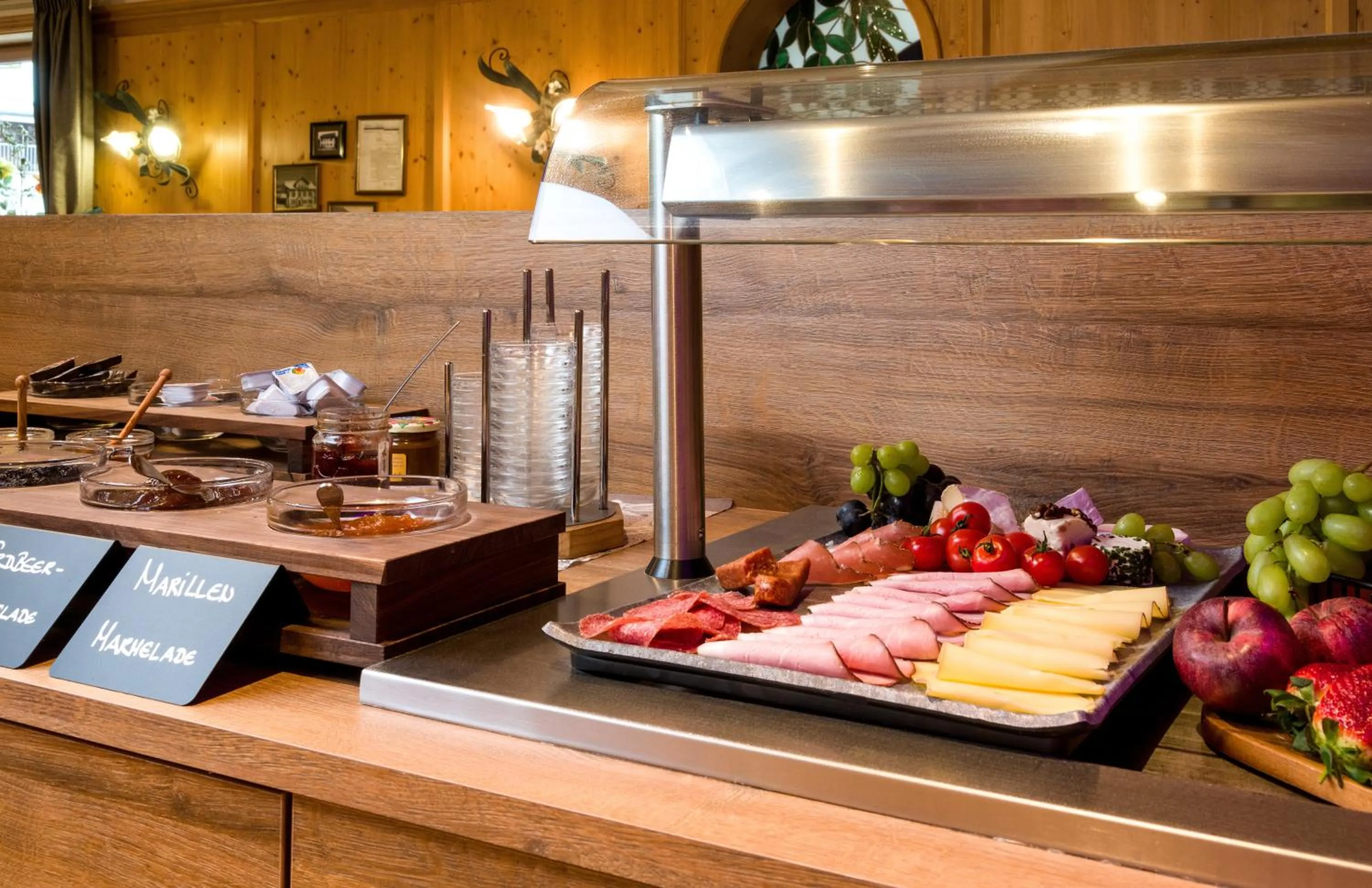 Breakfast in Hotel Gasthof Zum Schwanen