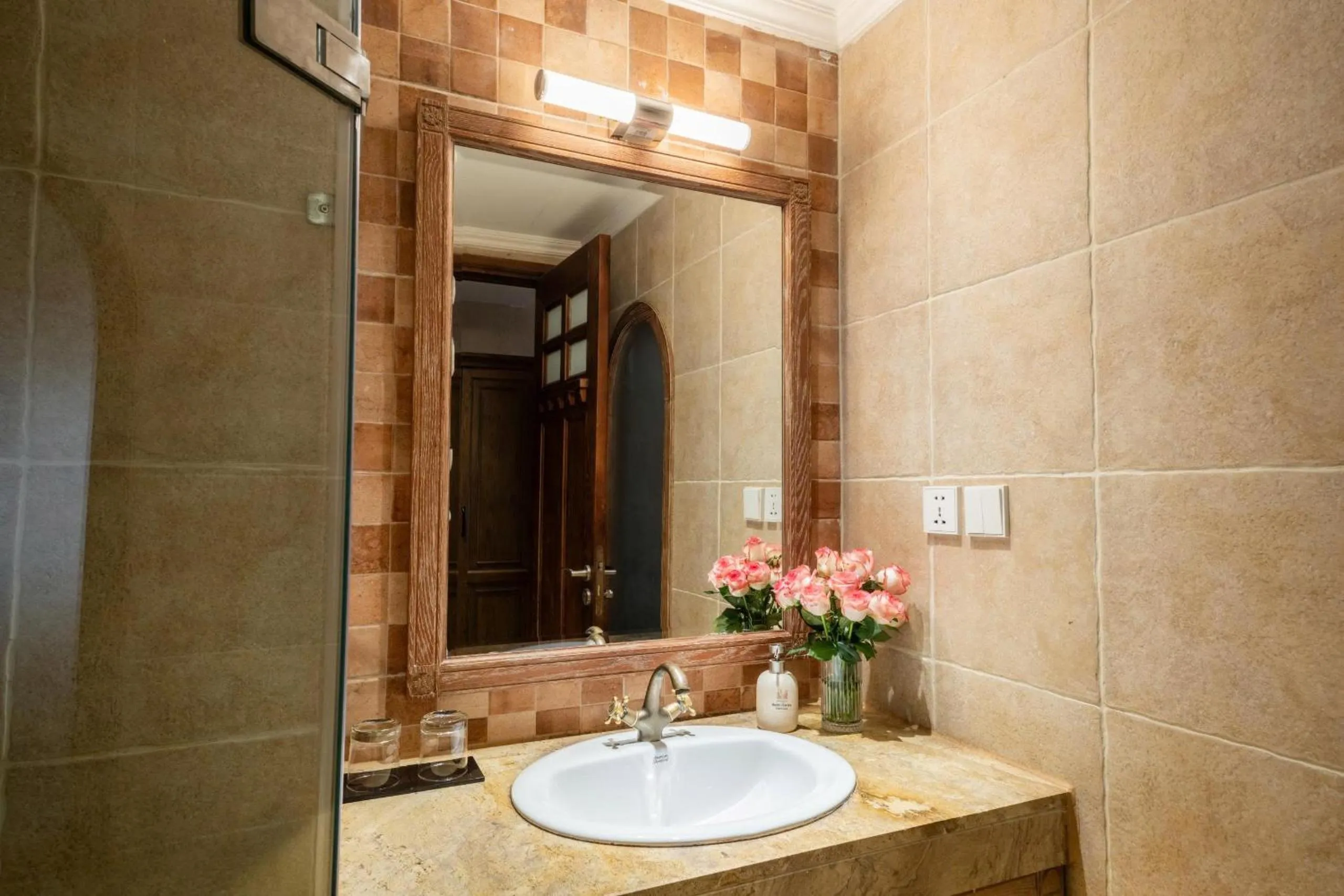 Shower in Venus Hotel Tam Đảo