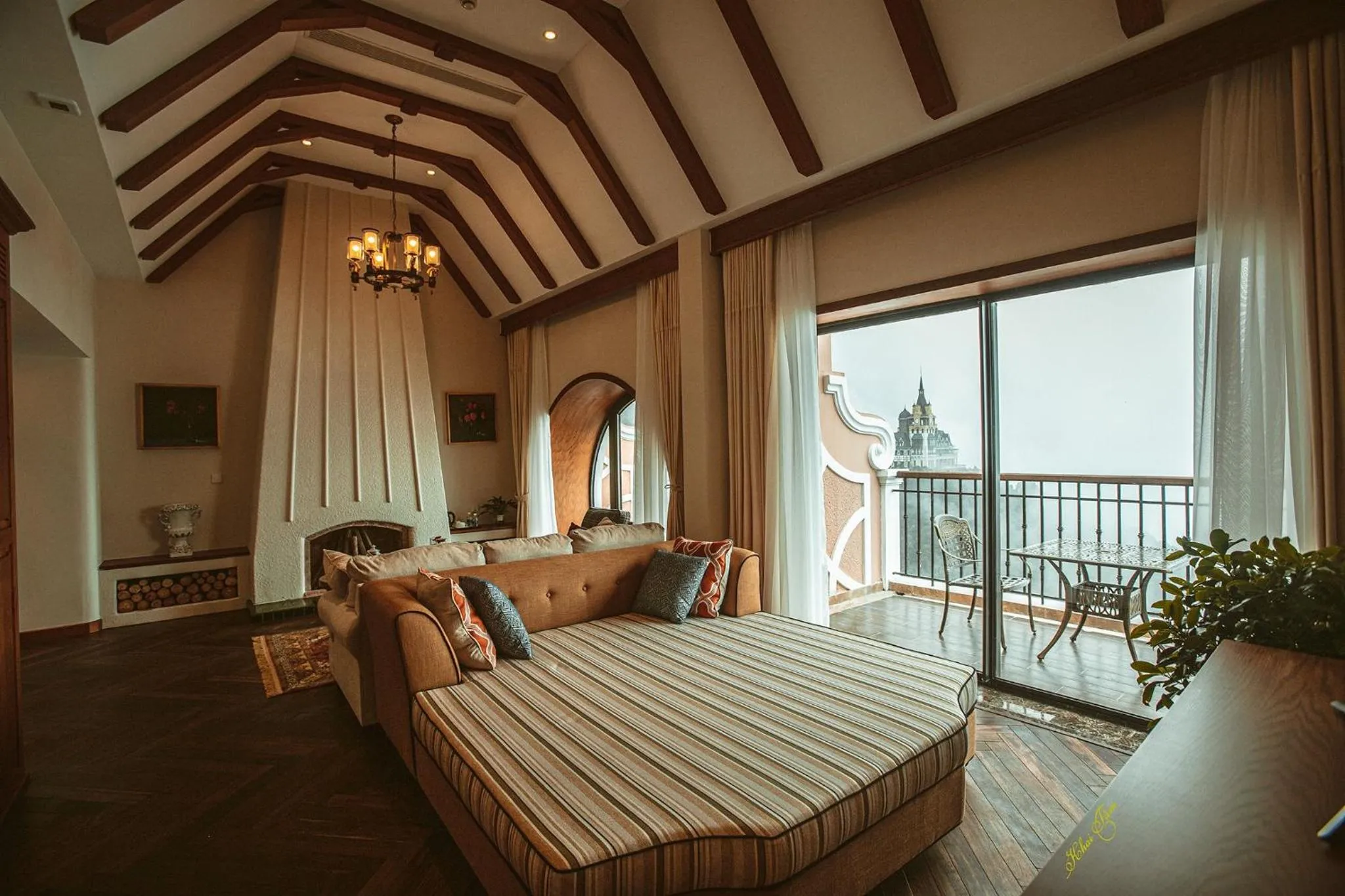 Property building, Bed in Venus Hotel Tam Đảo
