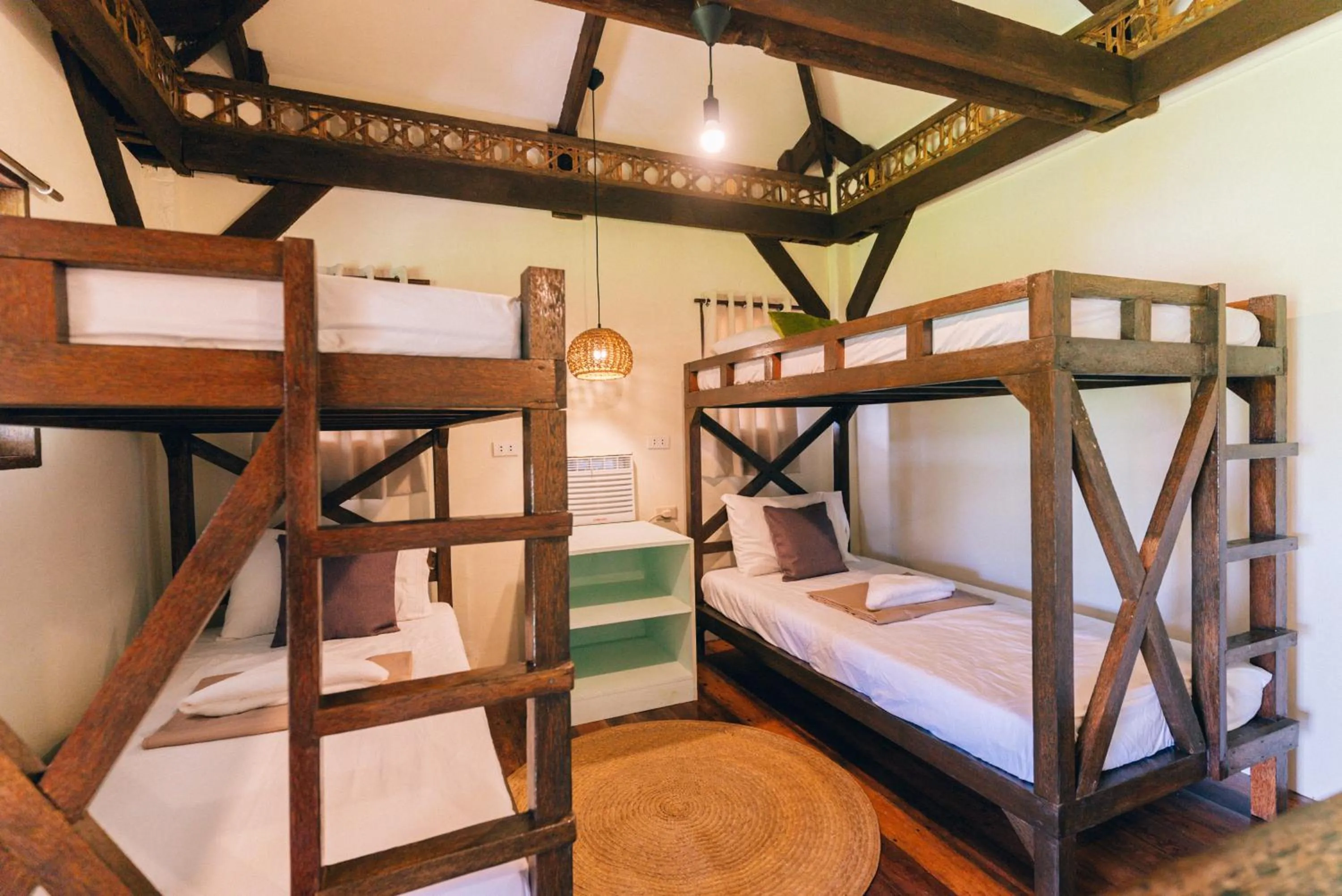 bunk bed, Bed in Himaya