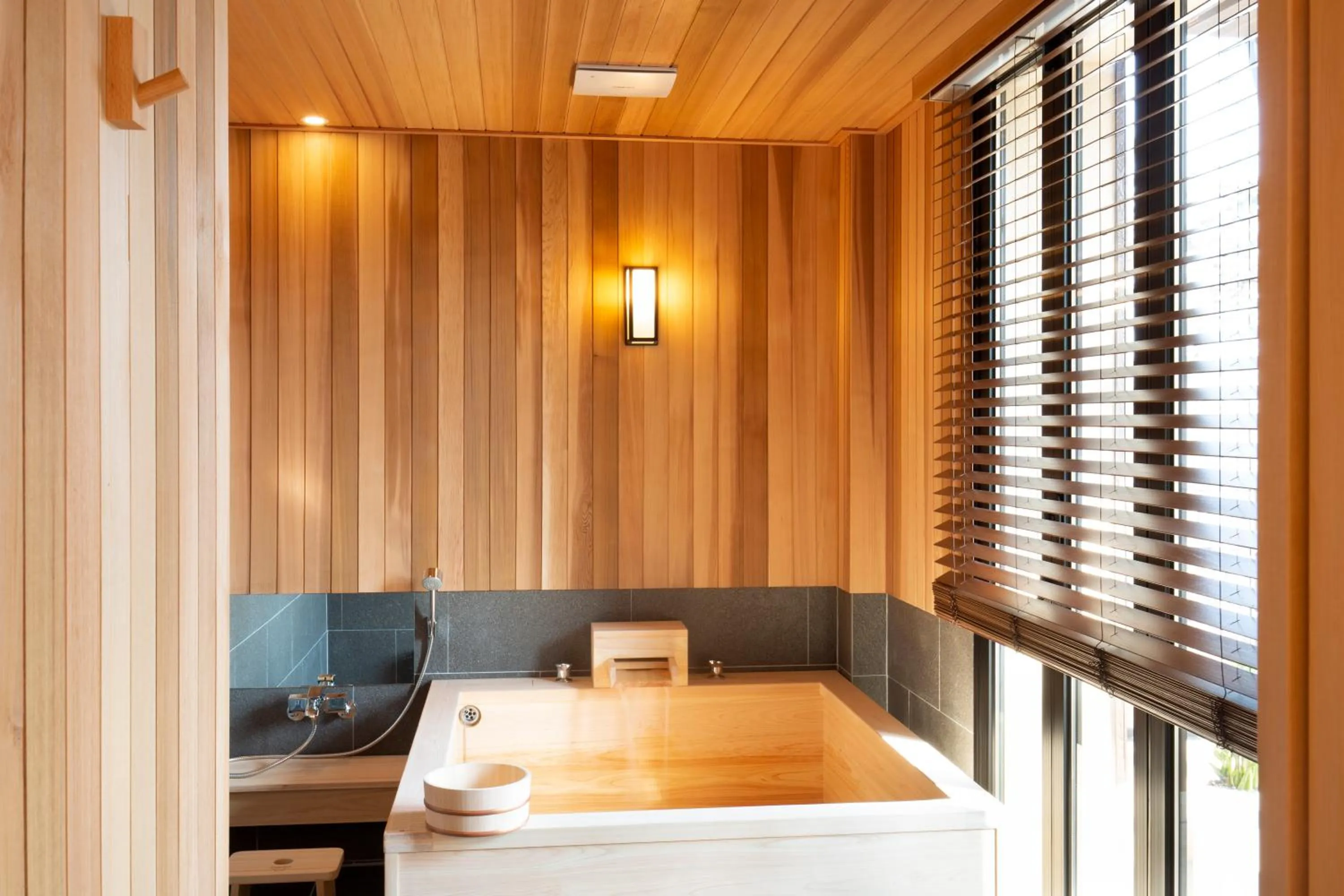 Bathroom in Tomonoya Hotel and Ryokan Gyeongju