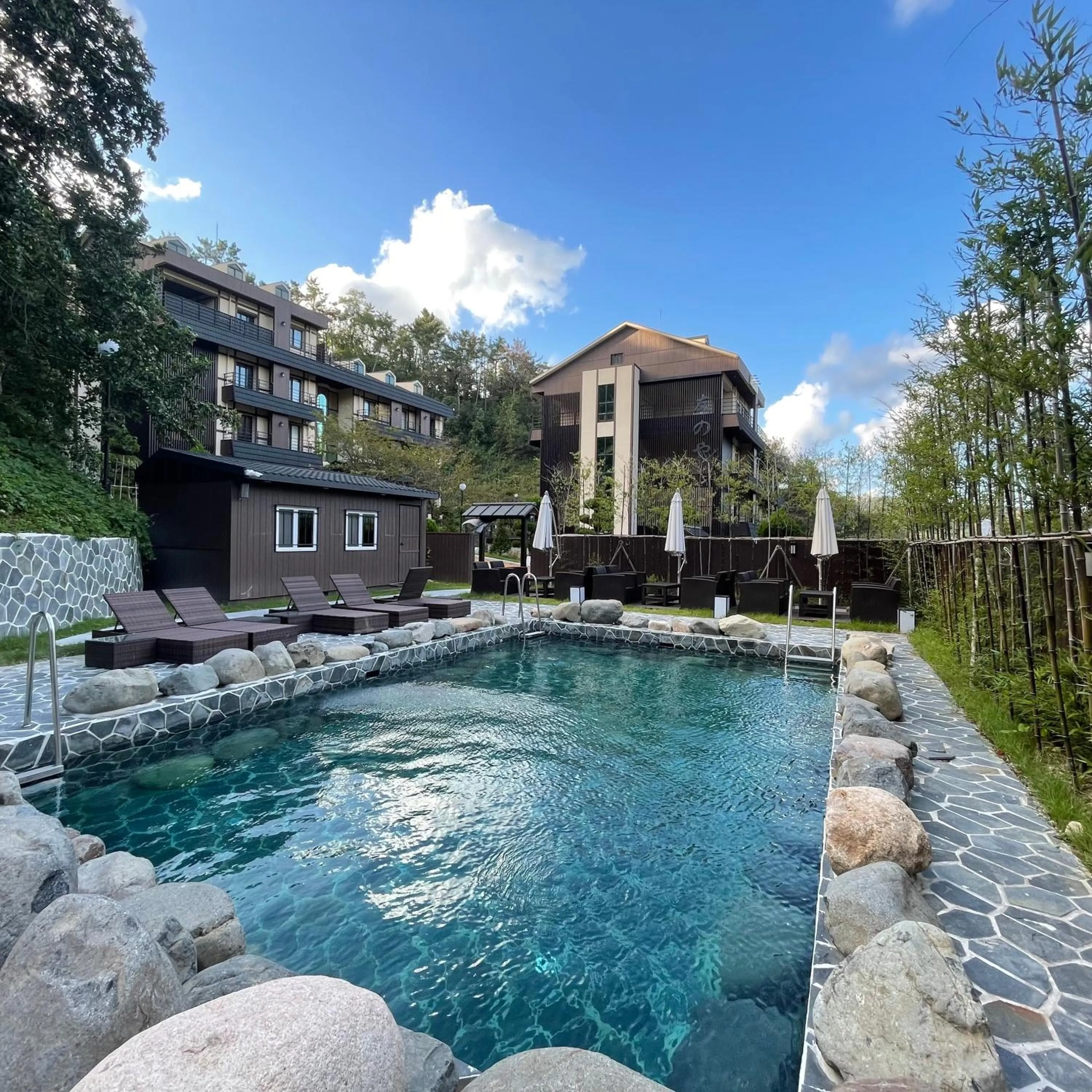 Swimming pool in Tomonoya Hotel and Ryokan Gyeongju