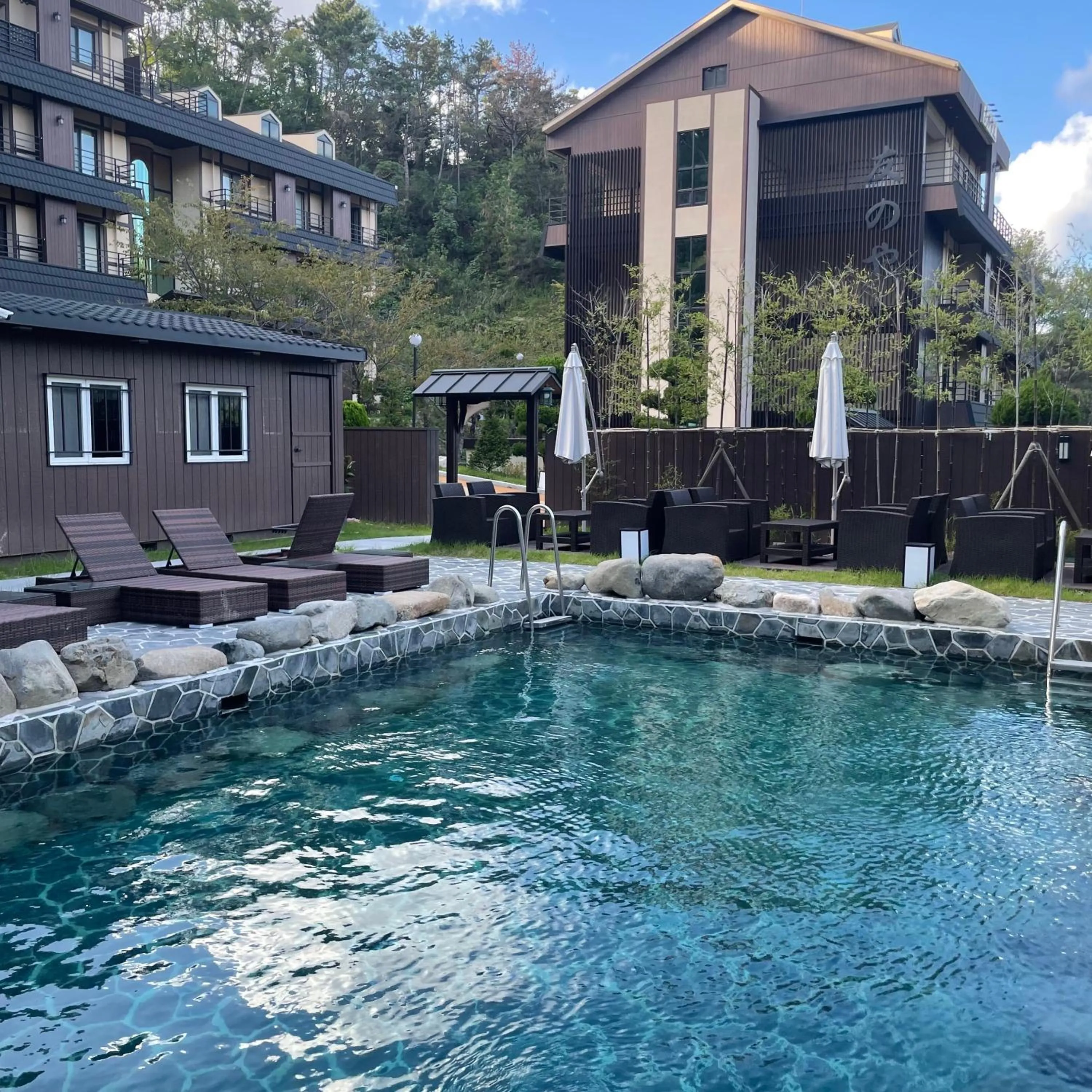 Swimming pool in Tomonoya Hotel and Ryokan Gyeongju