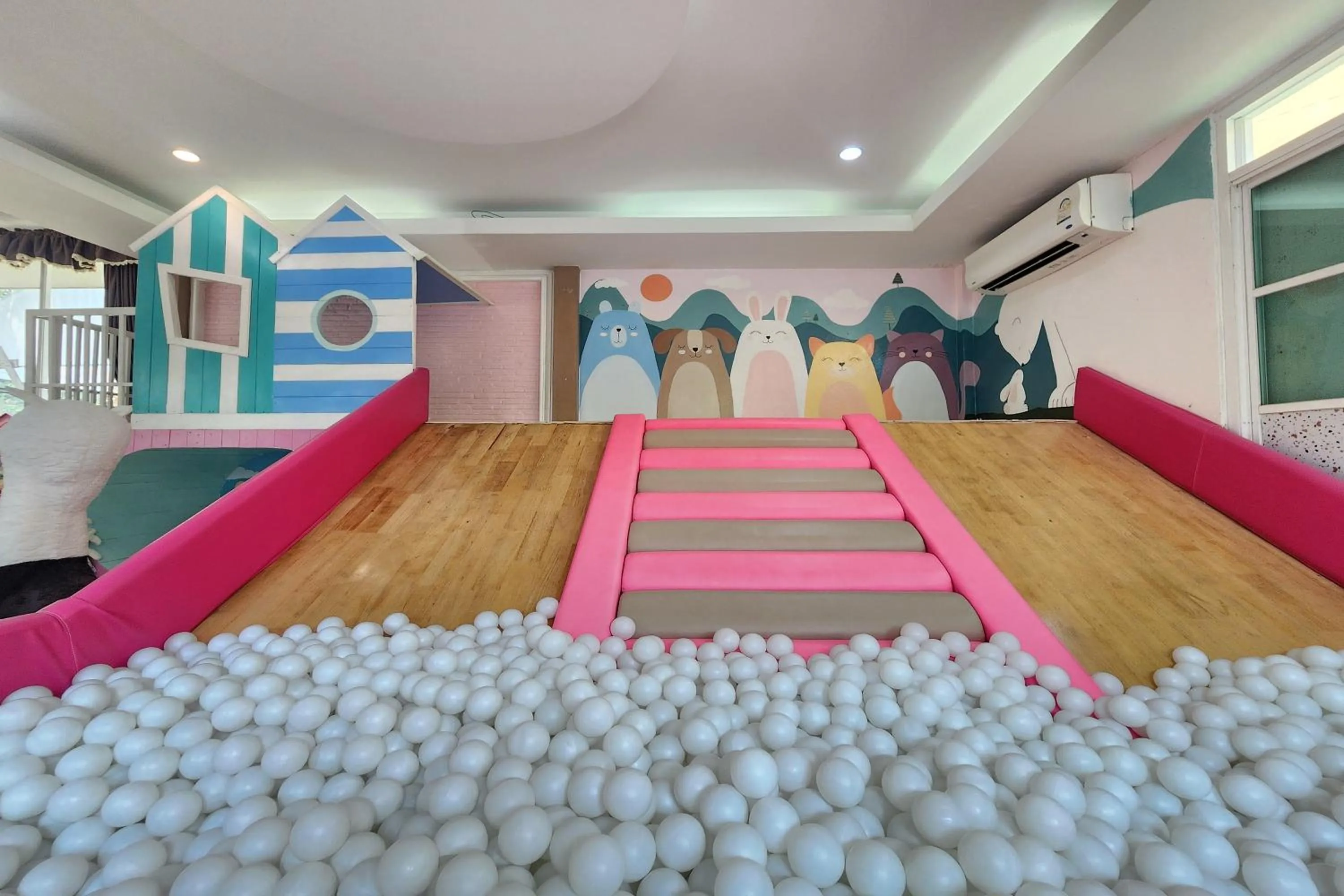 Children play ground in See Sky Resort