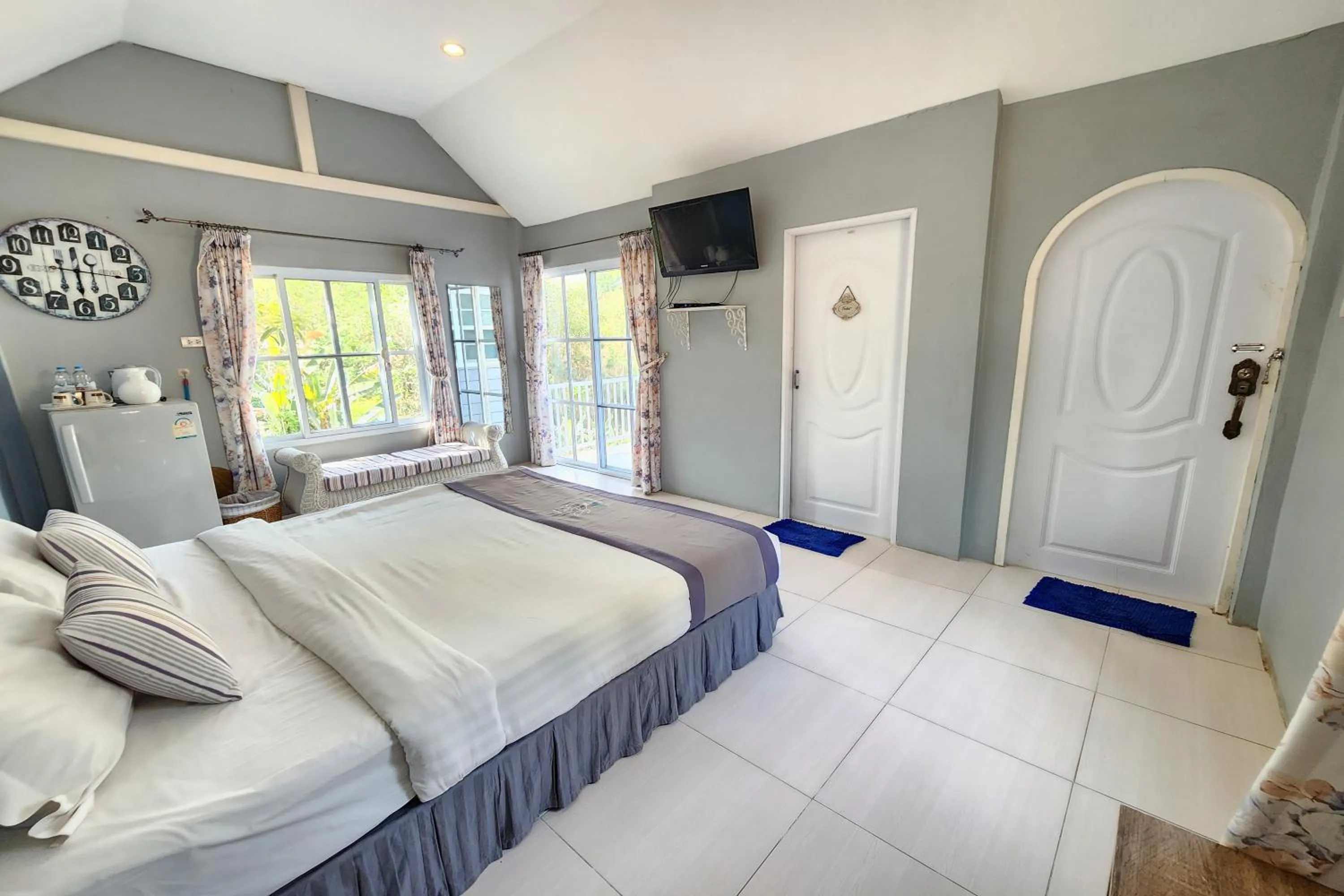 Bedroom, Bed in See Sky Resort