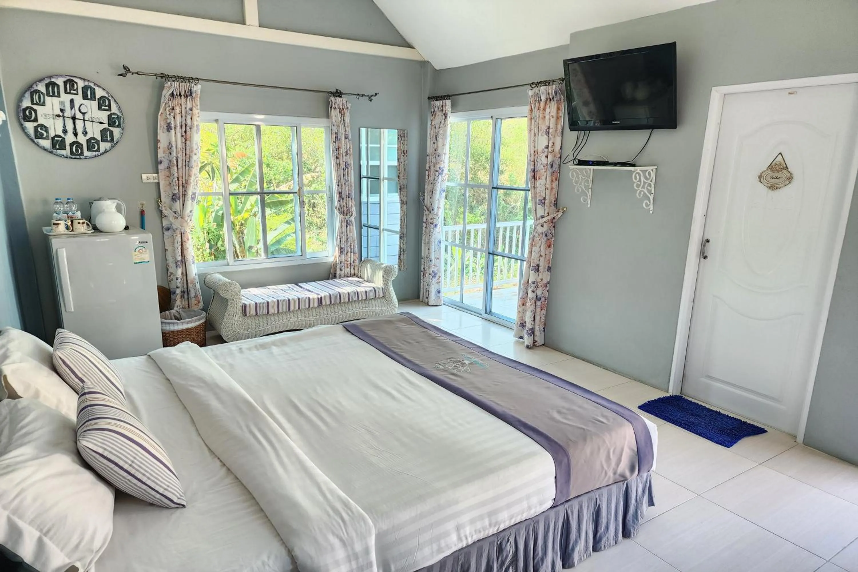 Bedroom, Bed in See Sky Resort