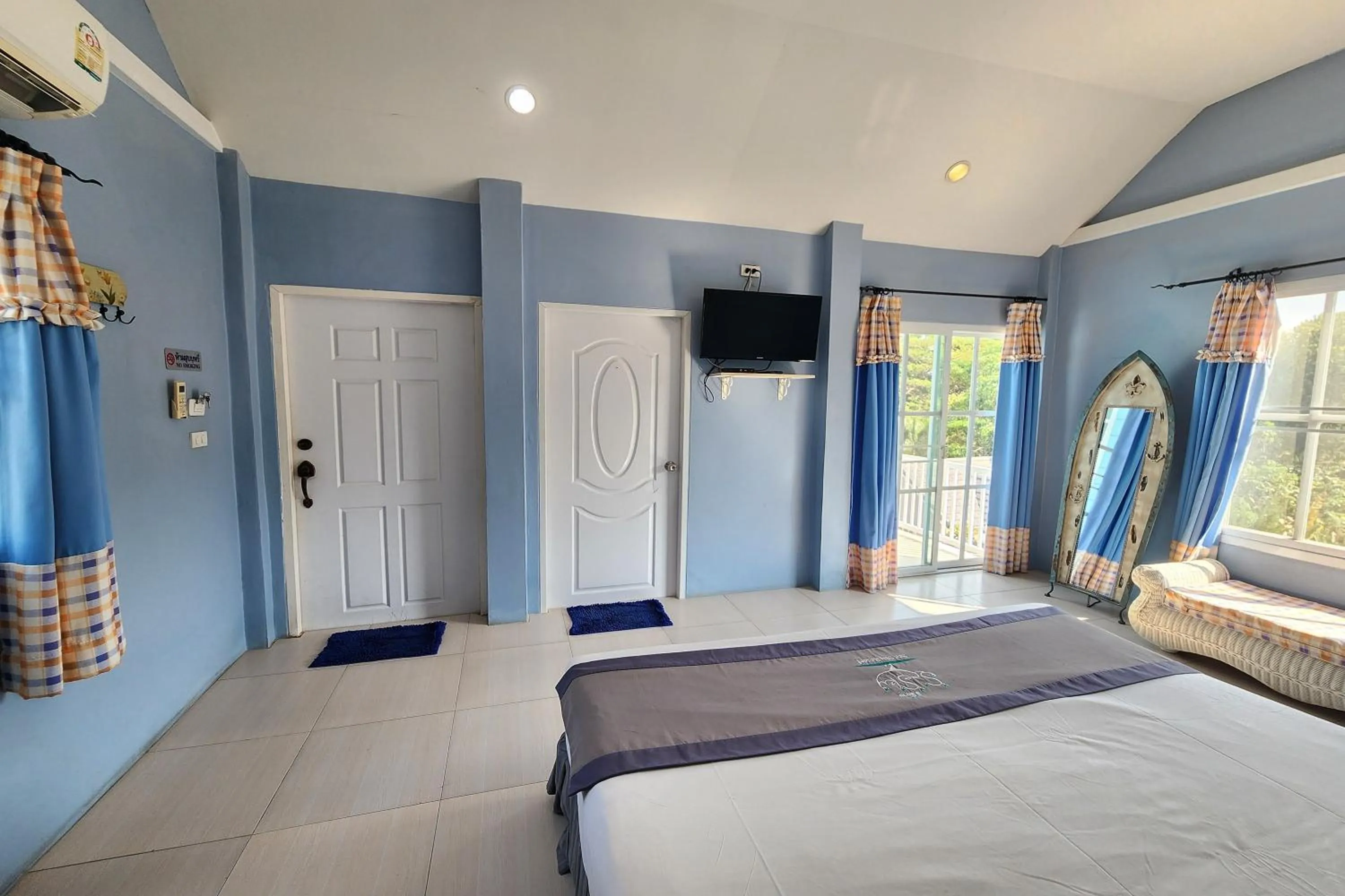 Bedroom, Bed in See Sky Resort