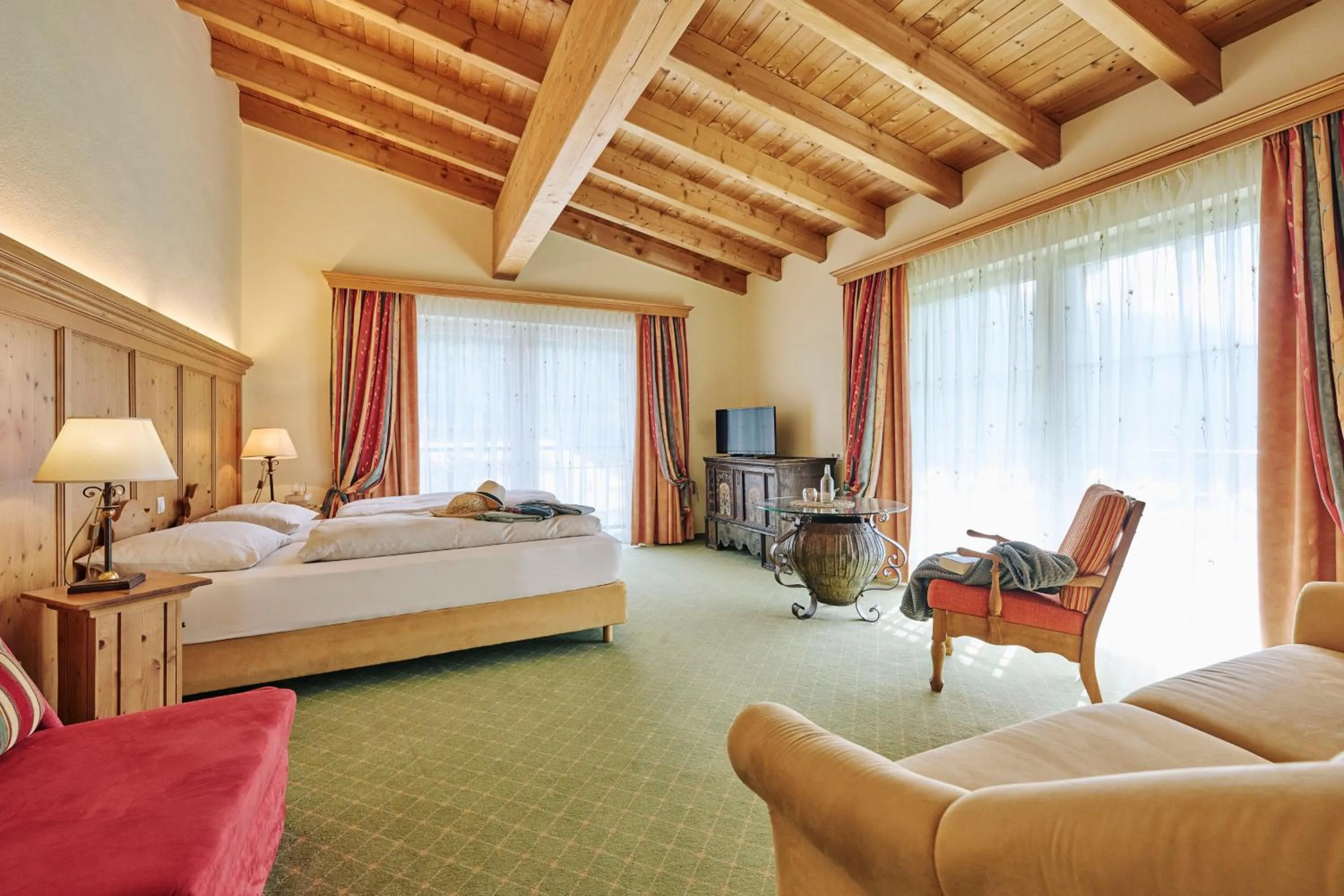 Photo of the whole room, Bed in Arlberg Stuben - das kleine, feine Hotel