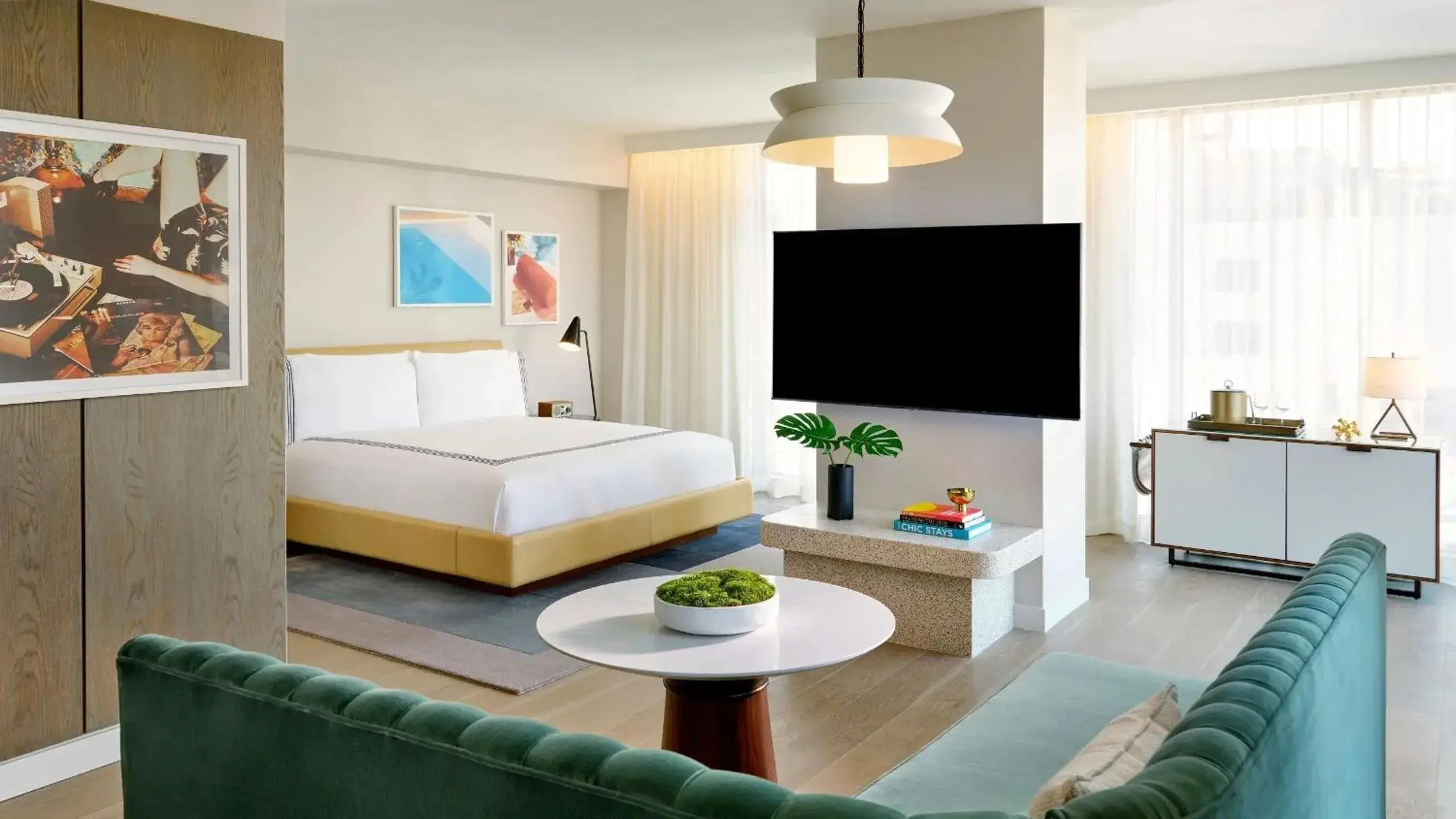 King Suite with City View in The Hollywood Grande, Autograph Collection King Suite with City View in The Hollywood Grande, Autograph Collection