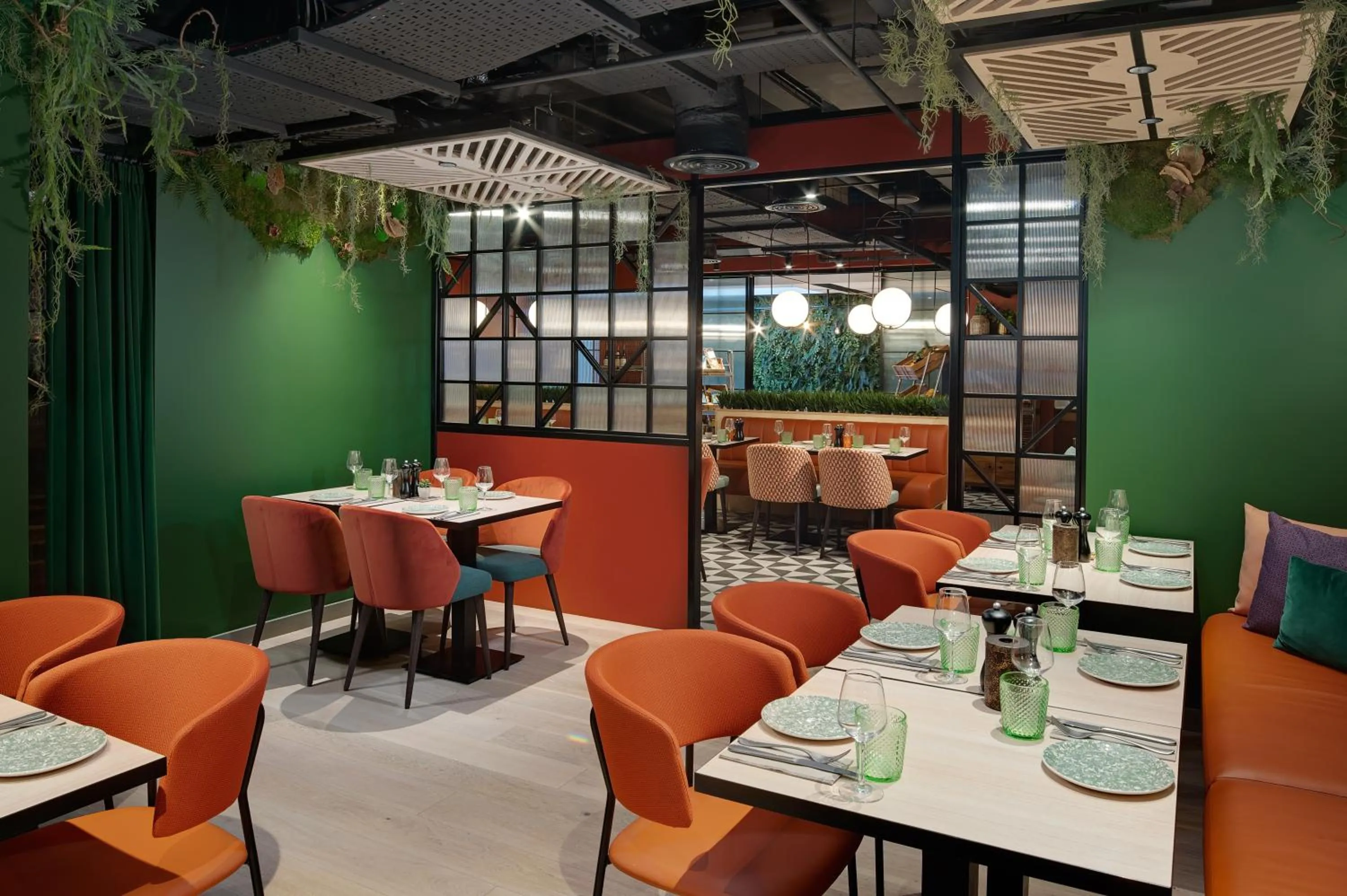 Restaurant/places to eat in Hyatt Place London City East