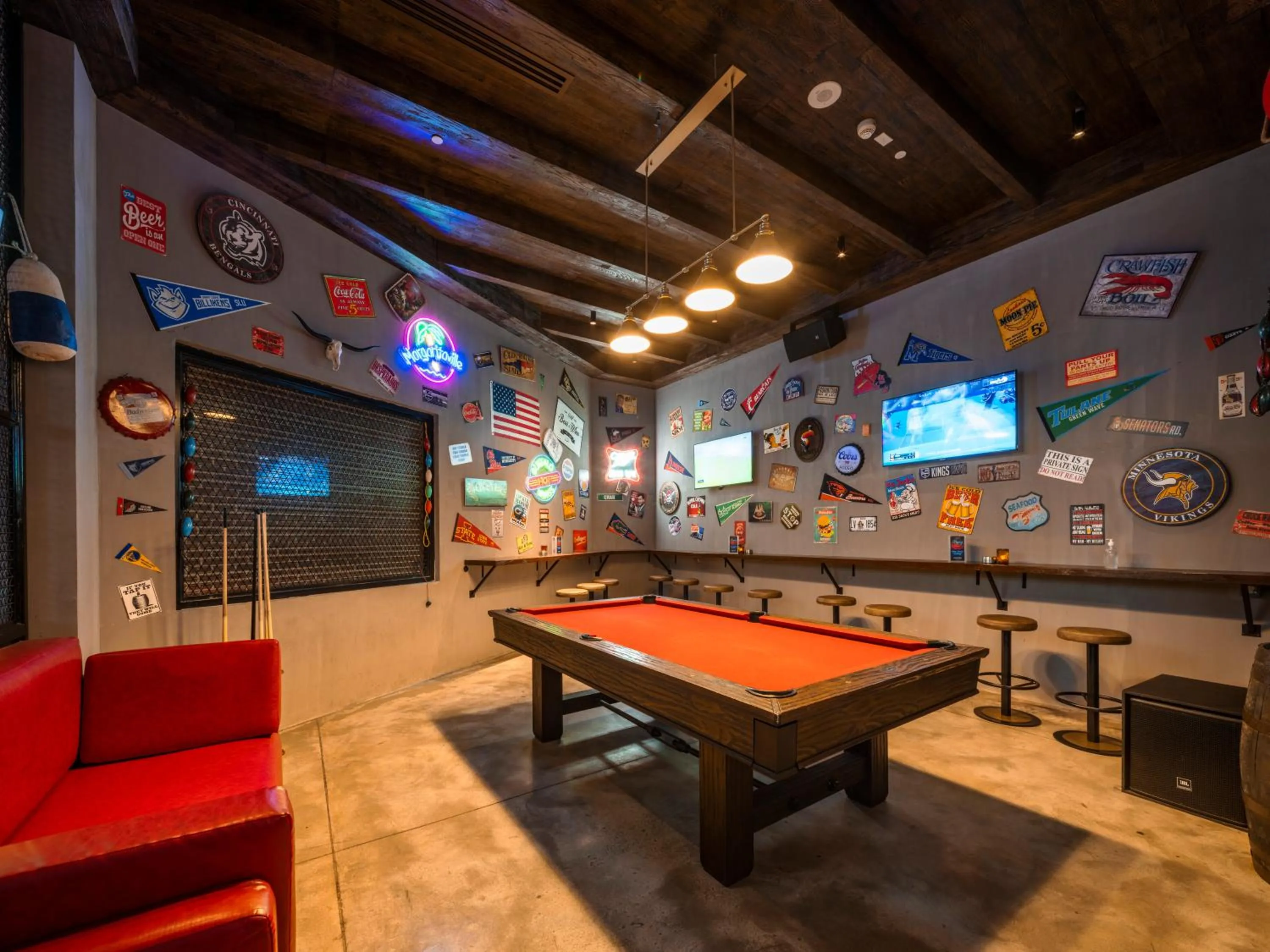 Billiard in Hampton by Hilton Marjan Island