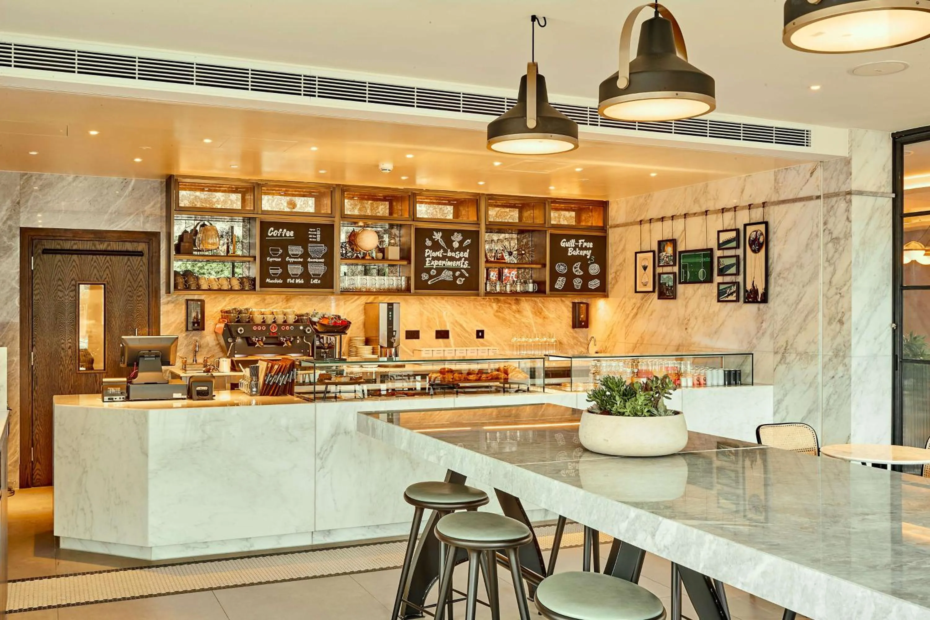 Lounge or bar in The Fellows House Cambridge, Curio Collection By Hilton