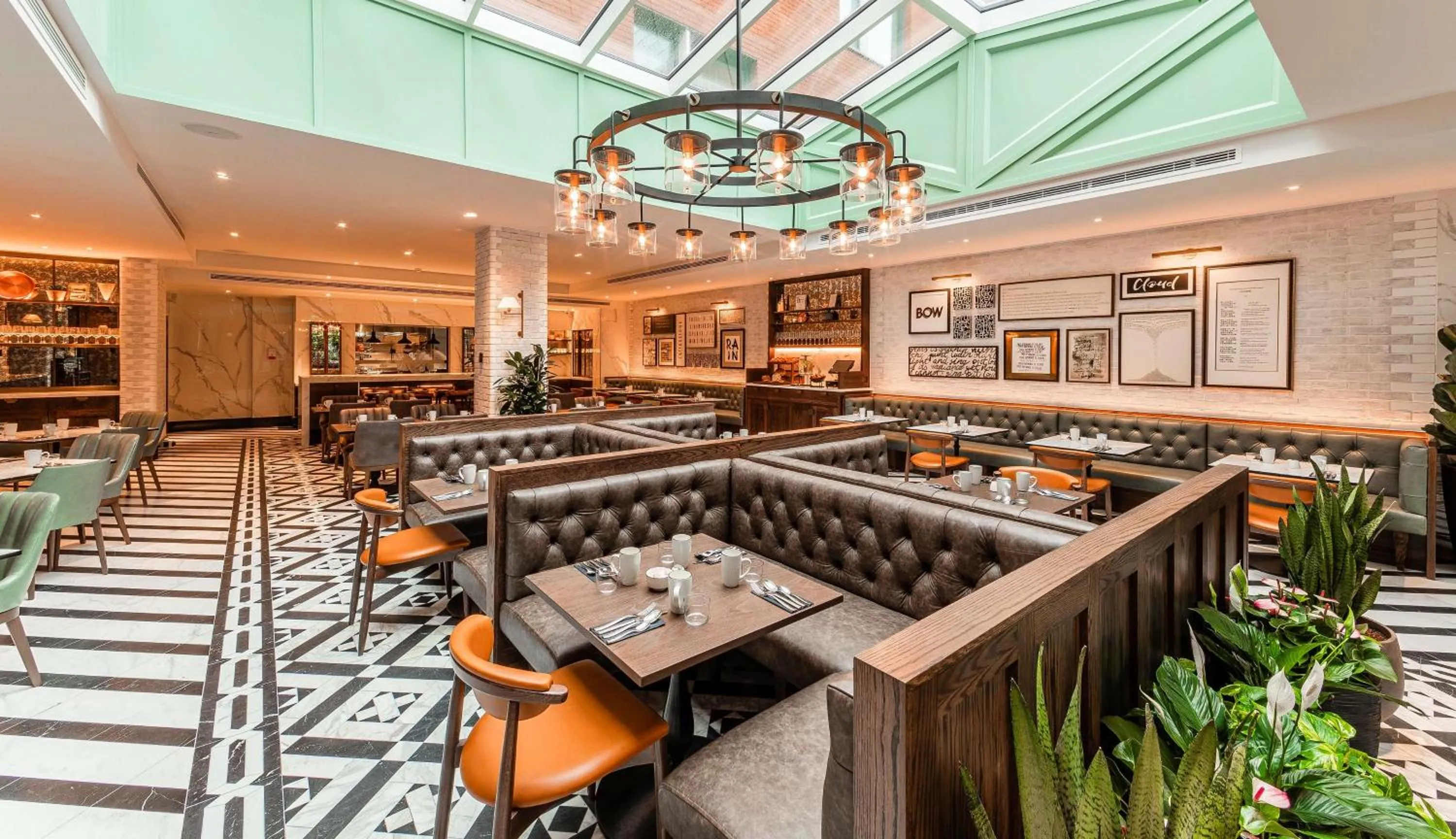 Lounge or bar in The Fellows House Cambridge, Curio Collection By Hilton