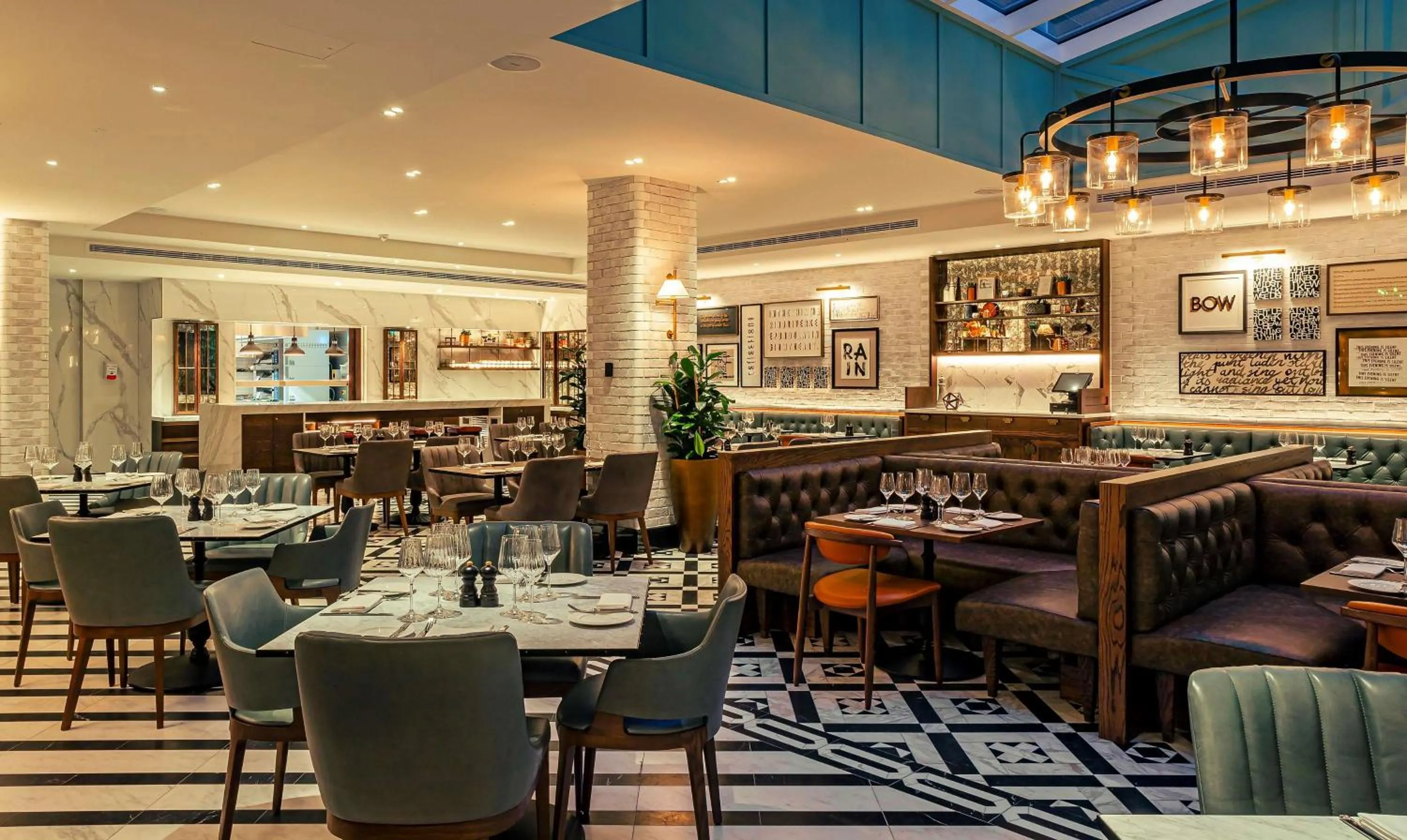 Lounge or bar in The Fellows House Cambridge, Curio Collection By Hilton