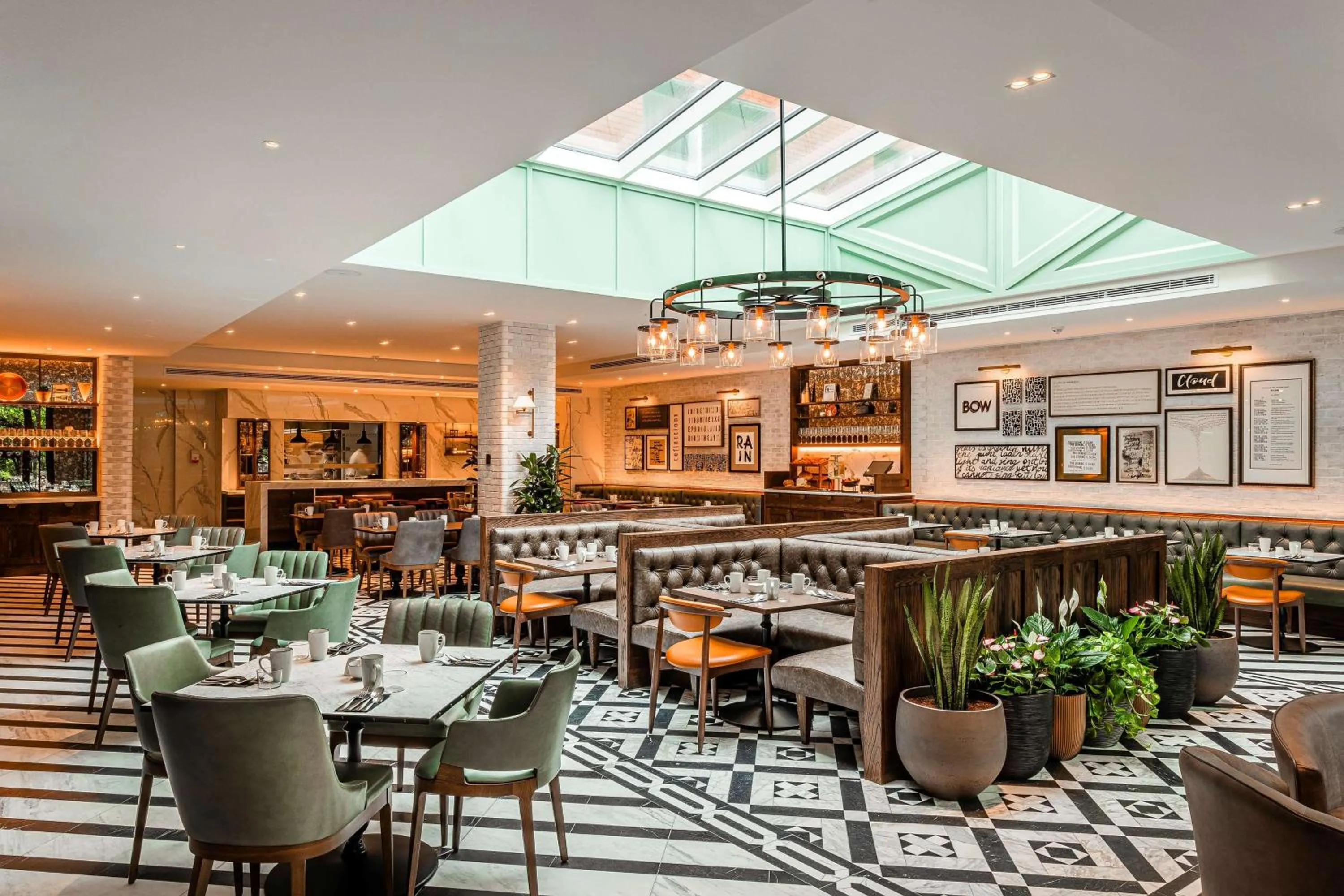 Lounge or bar in The Fellows House Cambridge, Curio Collection By Hilton