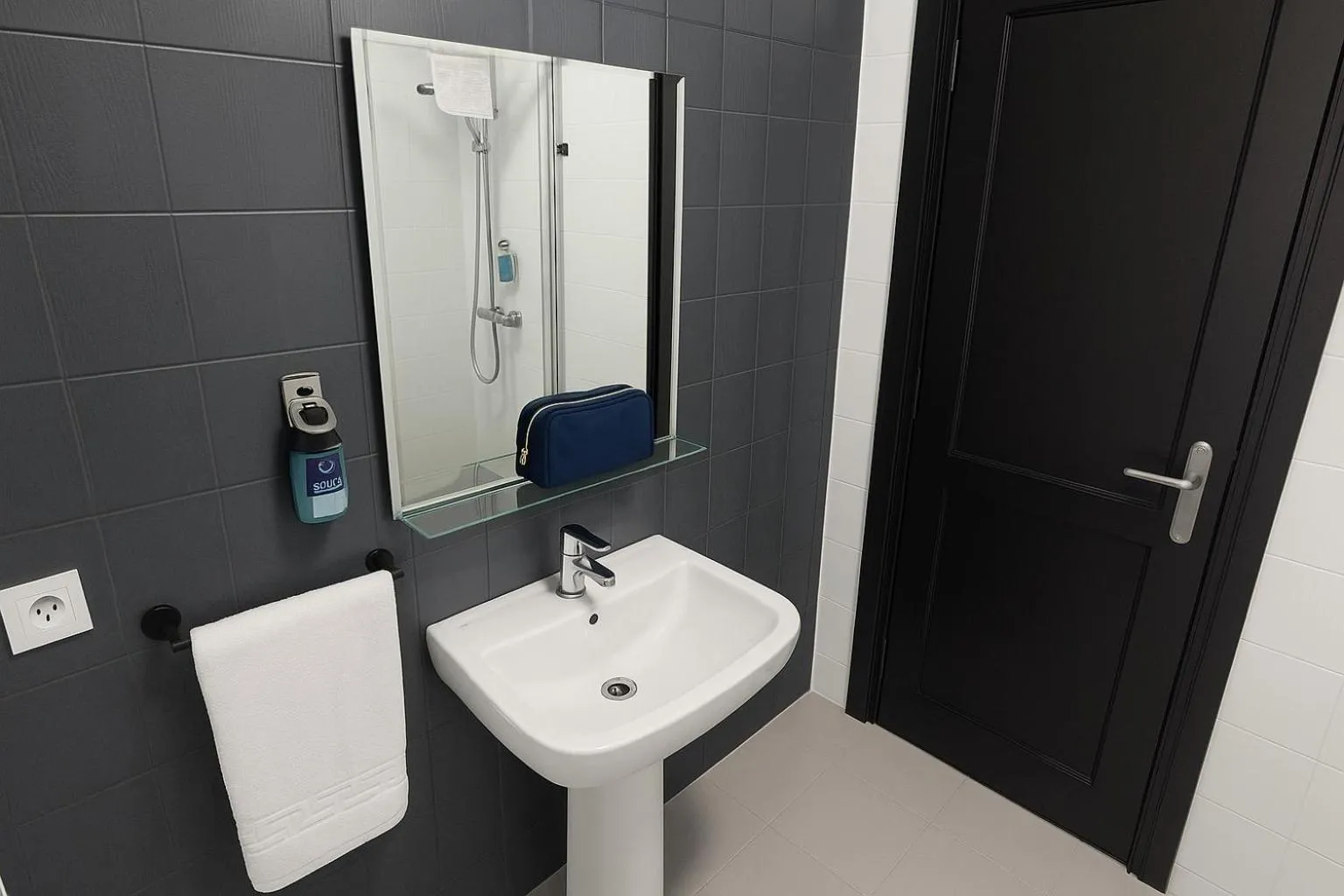 Bathroom in Hotel San Vicente - Centro Playa