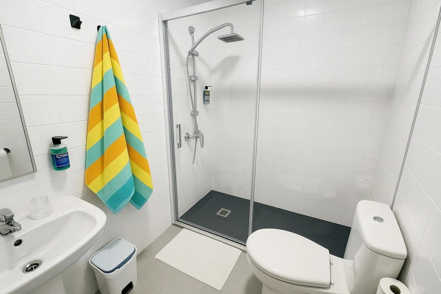 Shower in Hotel San Vicente - Centro Playa