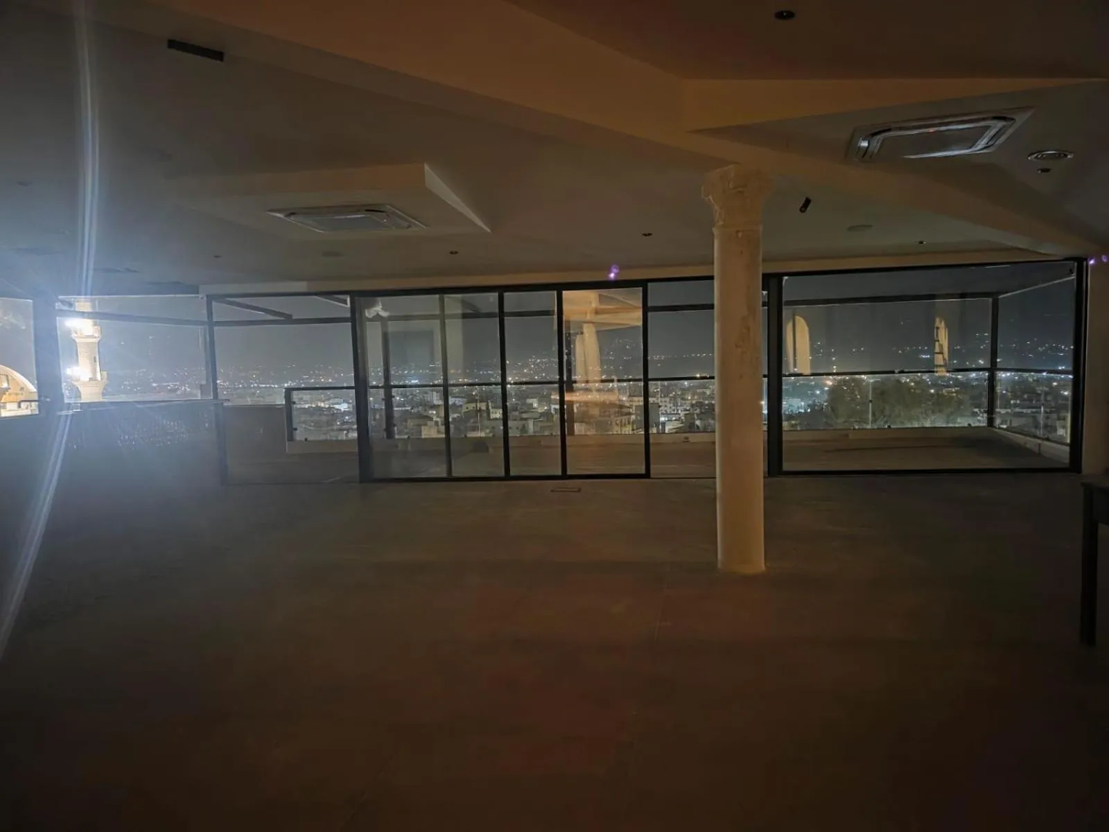 Restaurant/places to eat in Saint John Hotel