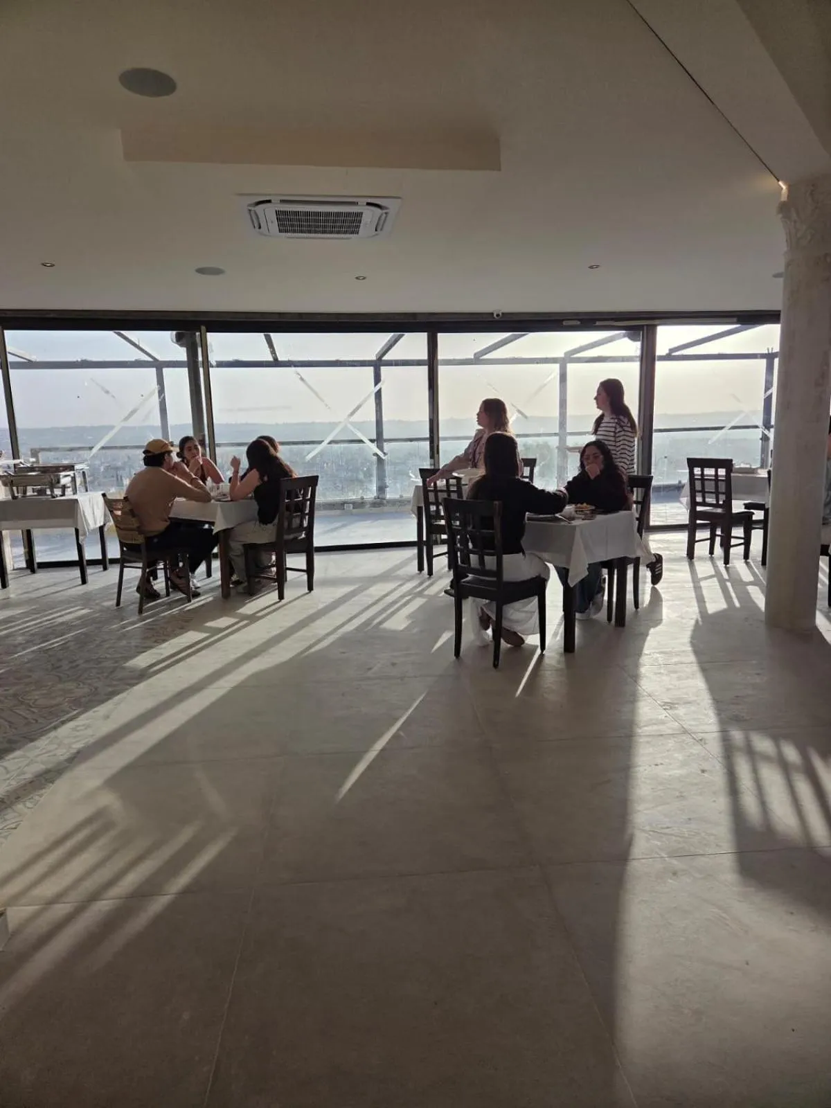 Restaurant/places to eat in Saint John Hotel