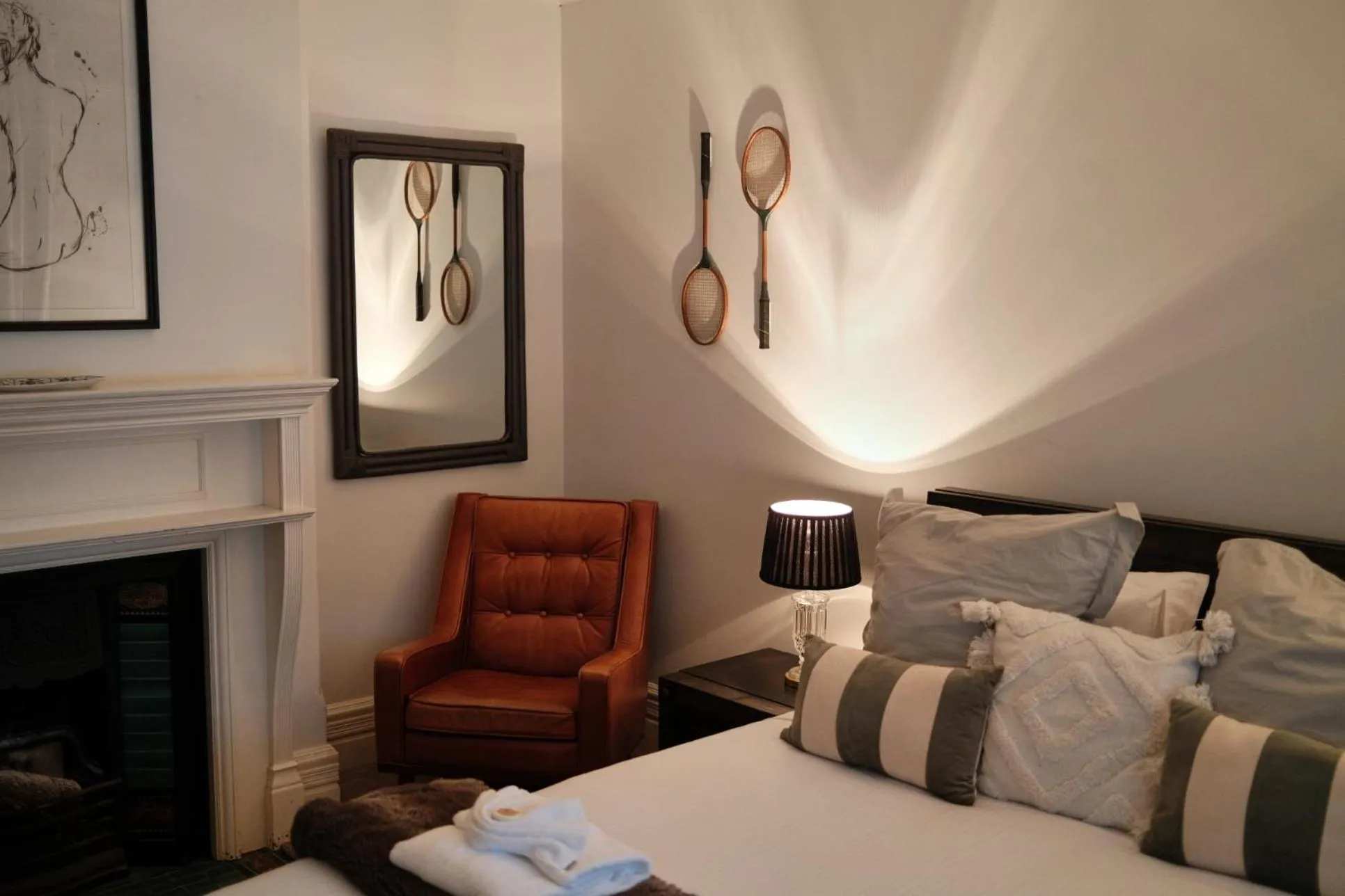 Bed in Manly Waves Studios & Apartments