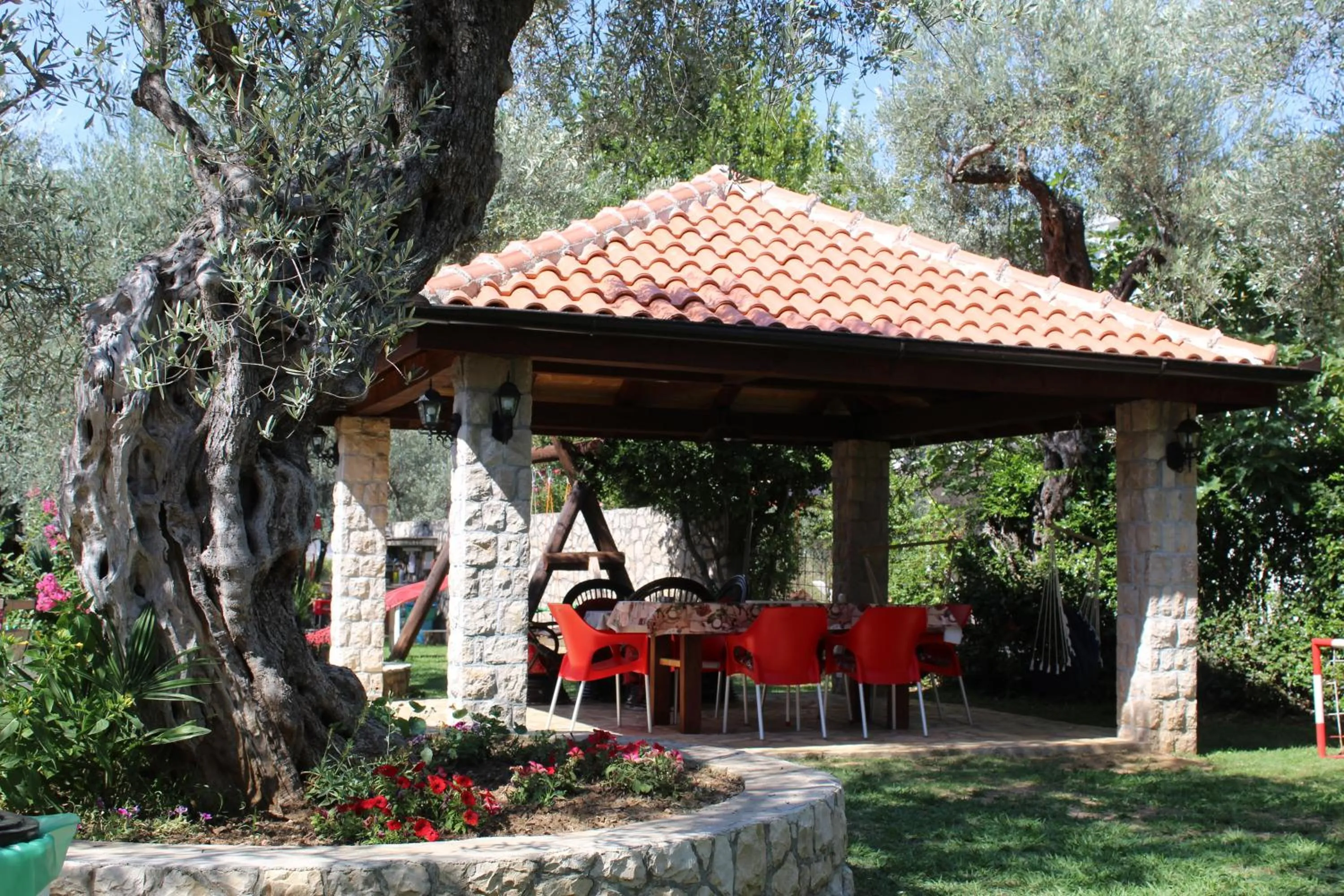 Patio in President Bungalows and Apartments