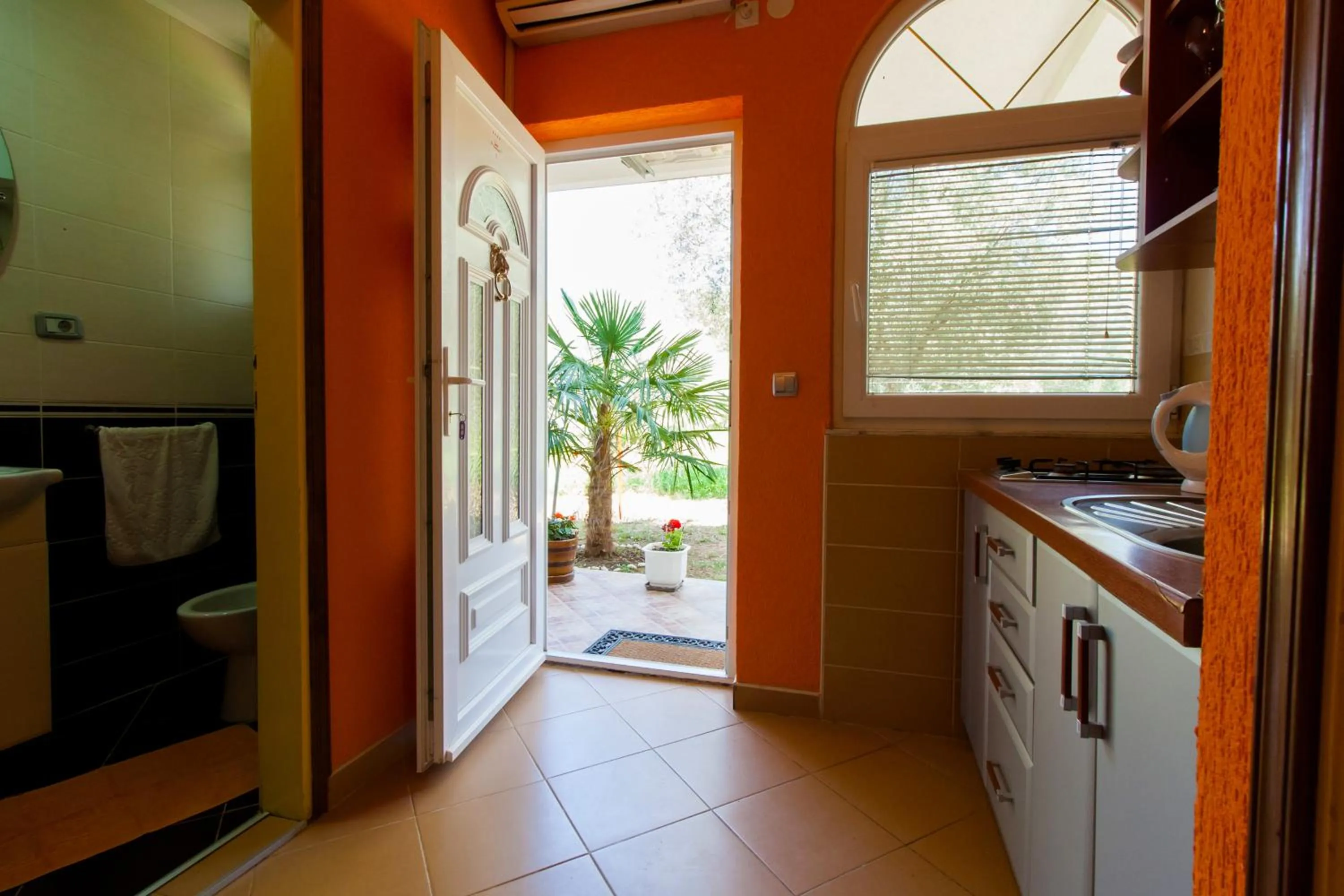 Day in President Bungalows and Apartments